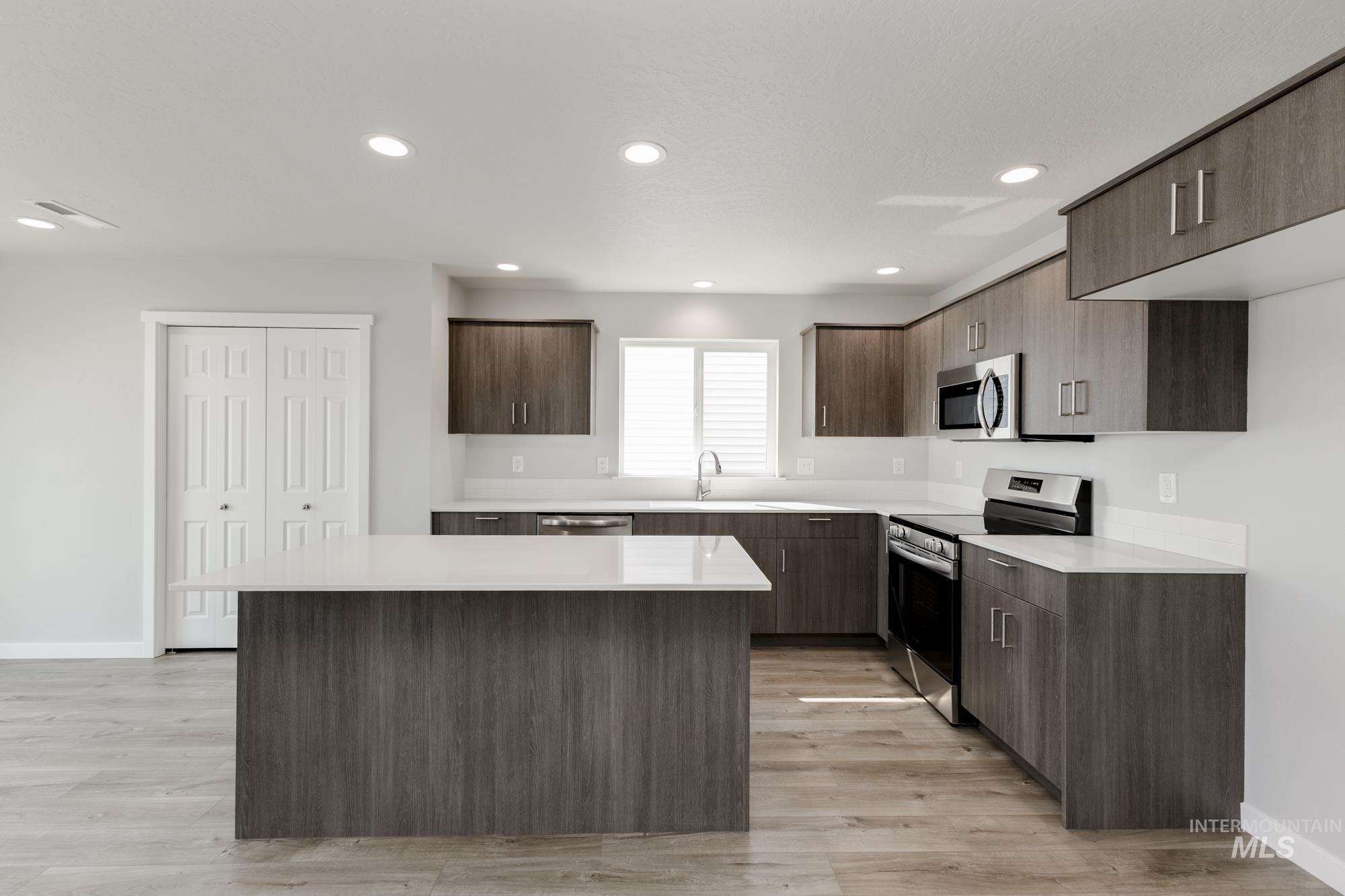 16354 Backfill Ave, Caldwell, Idaho 83607, 5 Bedrooms, 3 Bathrooms, Residential For Sale, Price $448,990,MLS 98959921