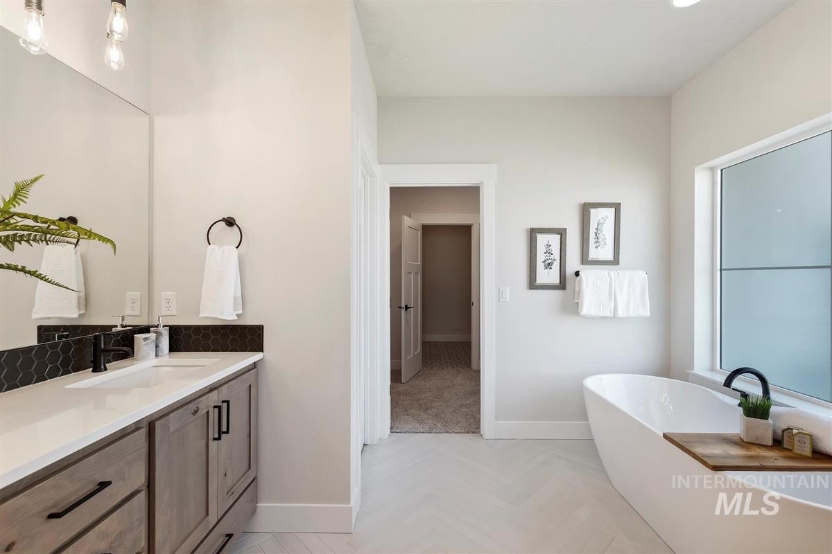 7132 E Chicken Hawk Loop, Nampa, Idaho 83686, 4 Bedrooms, 2 Bathrooms, Residential For Sale, Price $814,900,MLS 98959924