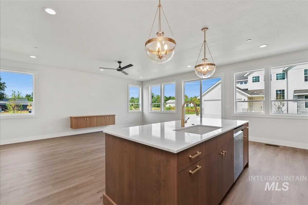 400 Hidden Mill Ct, Middleton, Idaho 83644, 4 Bedrooms, 2.5 Bathrooms, Residential For Sale, Price $624,900,MLS 98959939