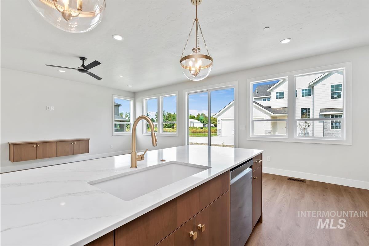 400 Hidden Mill Ct, Middleton, Idaho 83644, 4 Bedrooms, 2.5 Bathrooms, Residential For Sale, Price $624,900,MLS 98959939