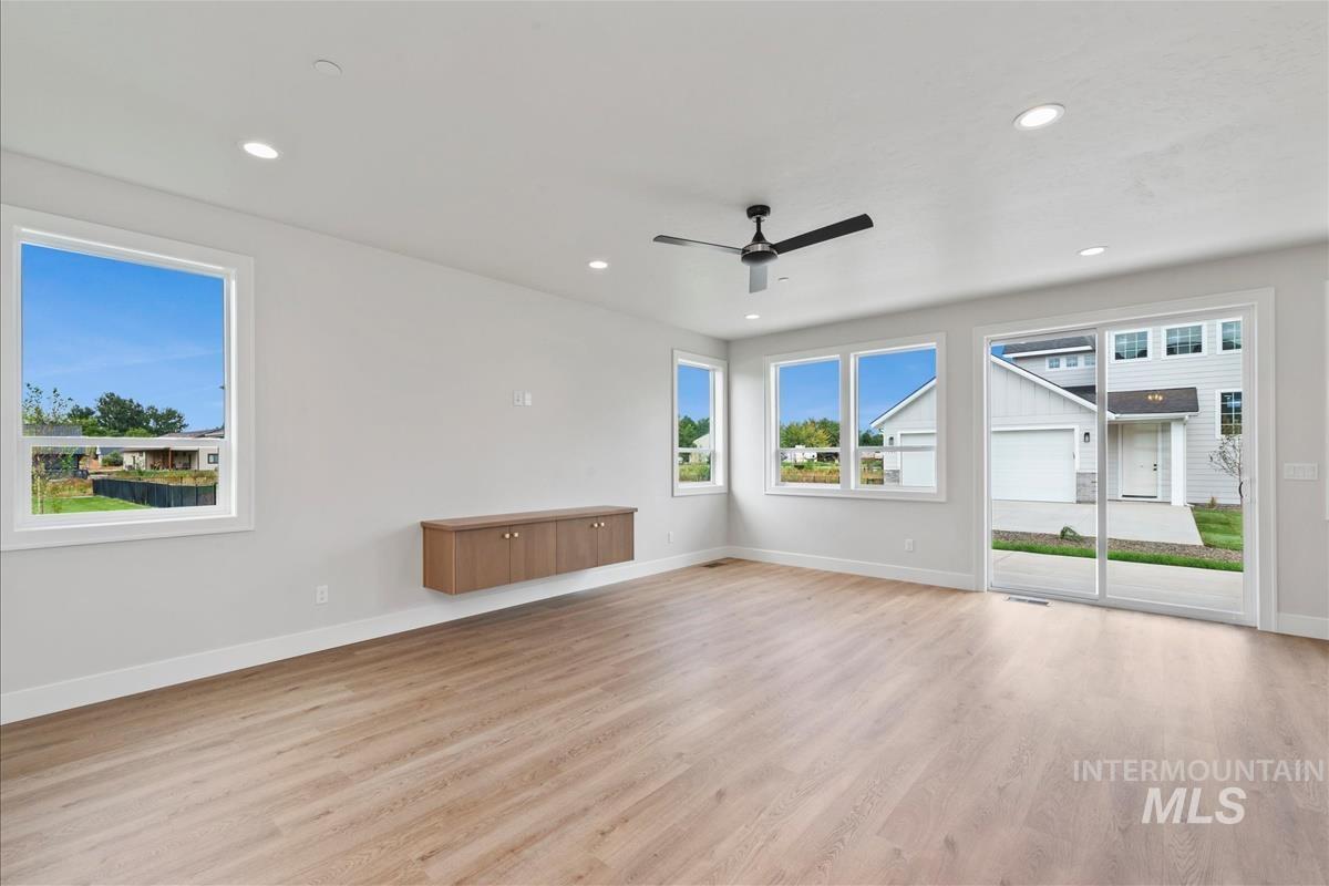 400 Hidden Mill Ct, Middleton, Idaho 83644, 4 Bedrooms, 2.5 Bathrooms, Residential For Sale, Price $624,900,MLS 98959939