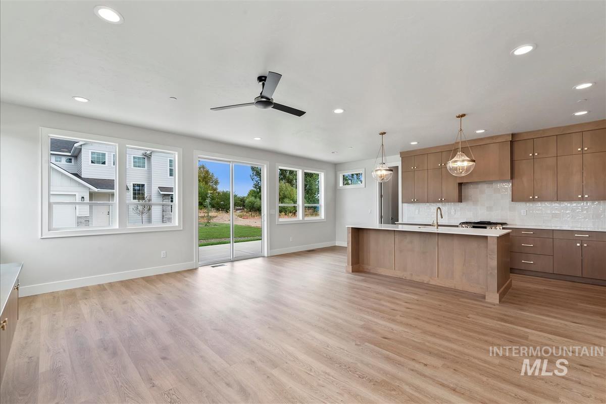 400 Hidden Mill Ct, Middleton, Idaho 83644, 4 Bedrooms, 2.5 Bathrooms, Residential For Sale, Price $624,900,MLS 98959939