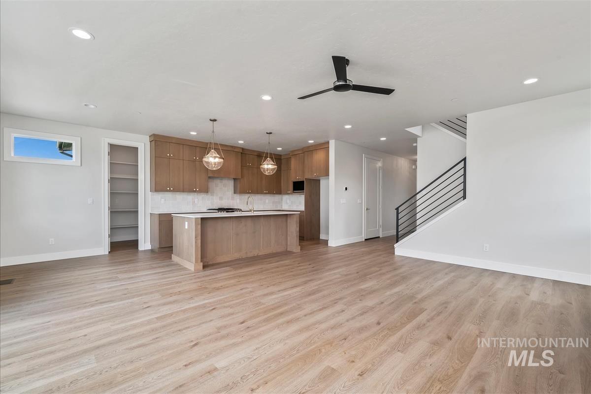 400 Hidden Mill Ct, Middleton, Idaho 83644, 4 Bedrooms, 2.5 Bathrooms, Residential For Sale, Price $624,900,MLS 98959939