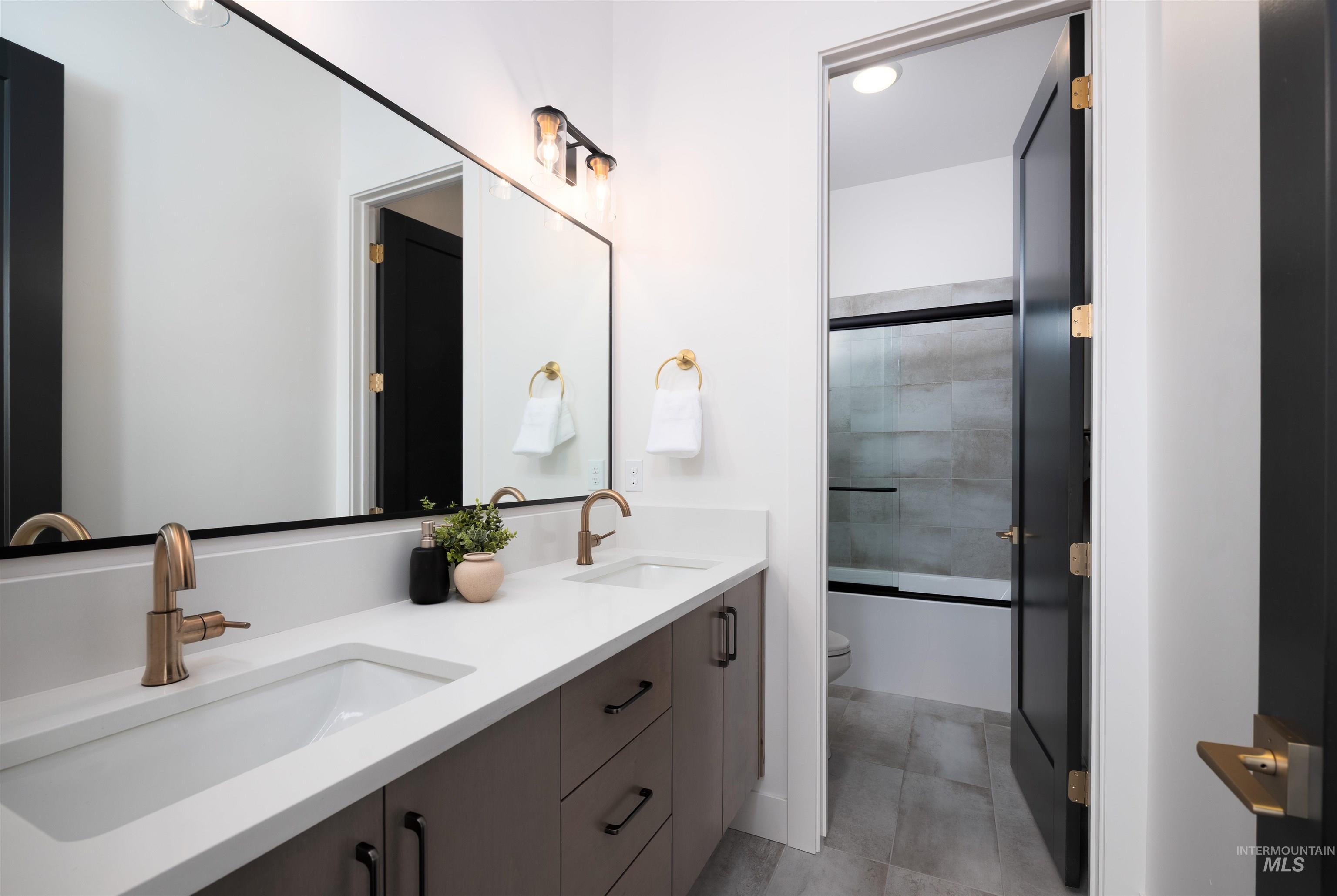 3024 E Parulo Drive, Meridian, Idaho 83642, 3 Bedrooms, 2.5 Bathrooms, Residential For Sale, Price $1,248,000,MLS 98959946