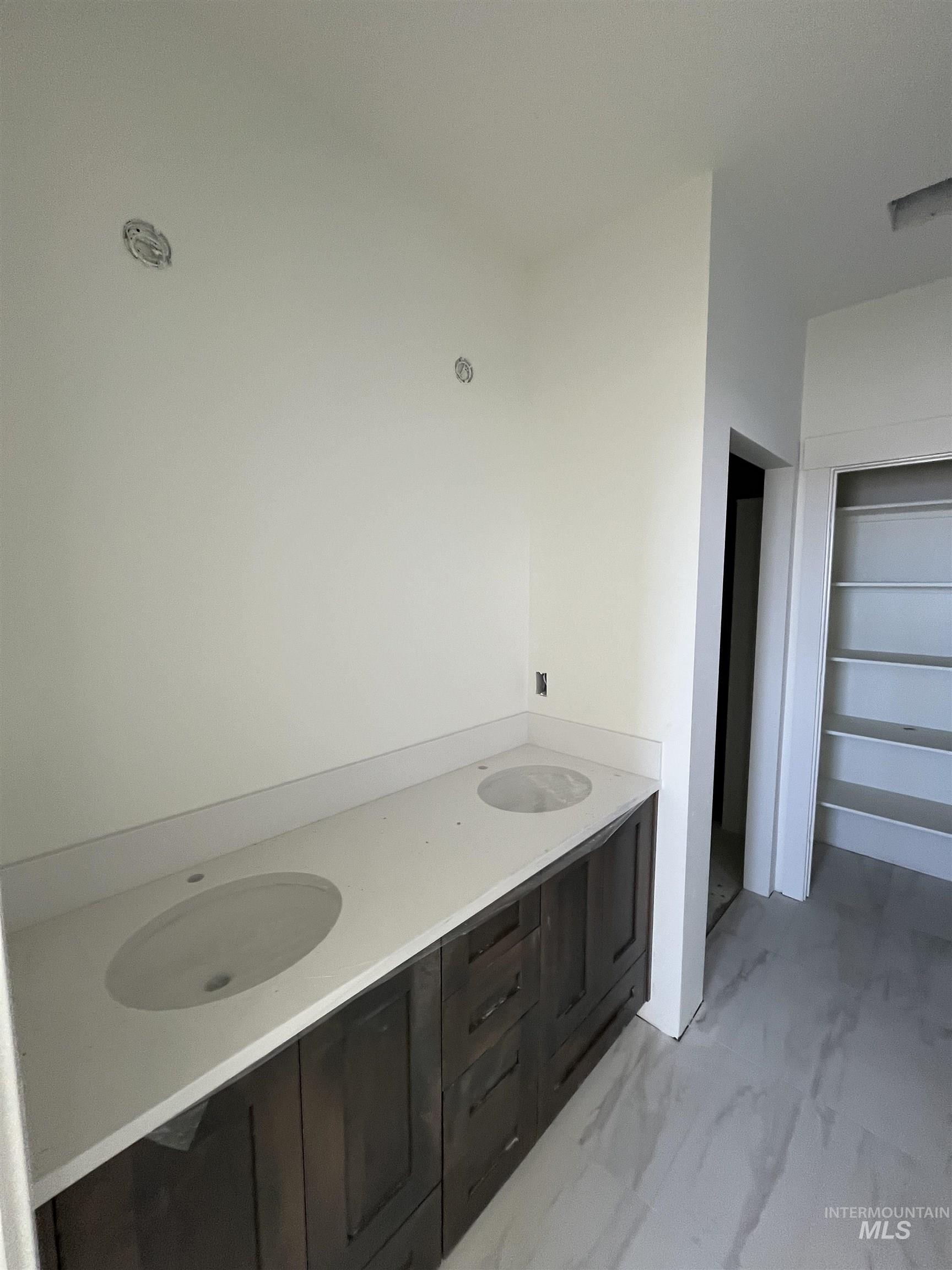 365 S Bumper Way, Boise, Idaho 83716, 3 Bedrooms, 2 Bathrooms, Residential For Sale, Price $499,900,MLS 98959968