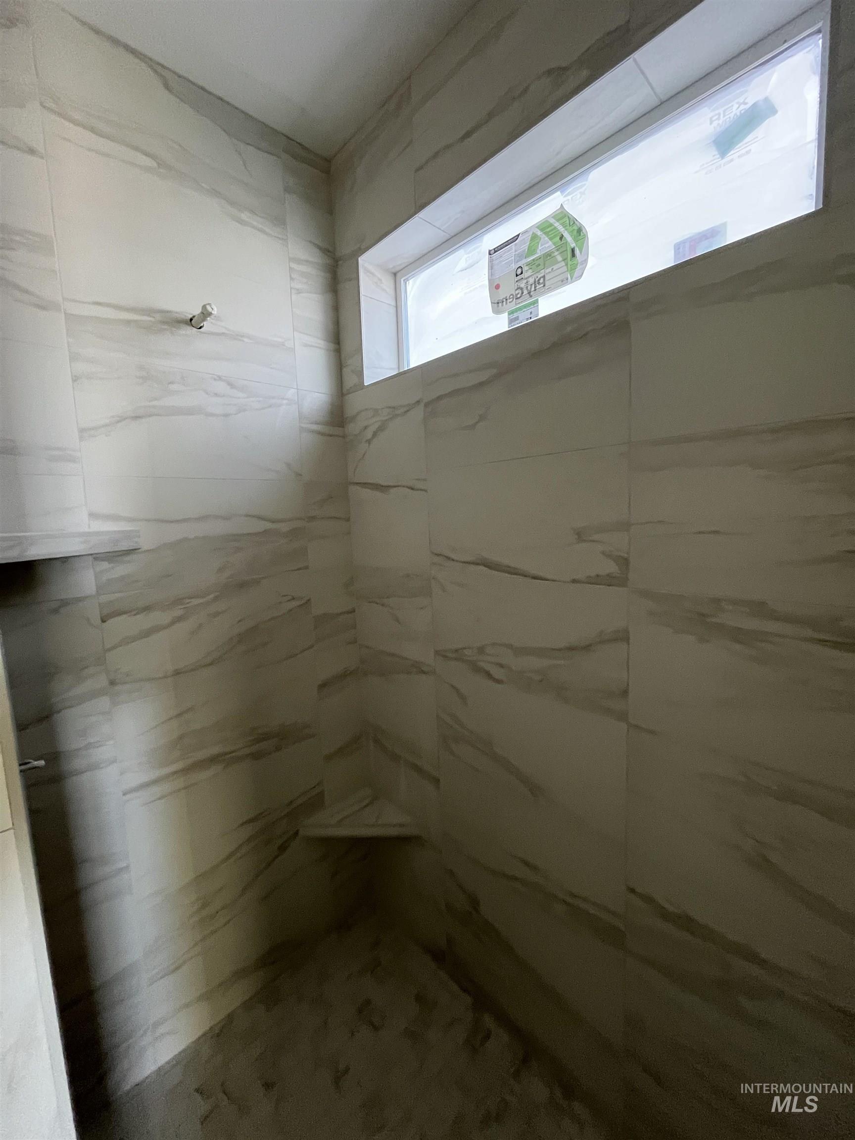 365 S Bumper Way, Boise, Idaho 83716, 3 Bedrooms, 2 Bathrooms, Residential For Sale, Price $499,900,MLS 98959968