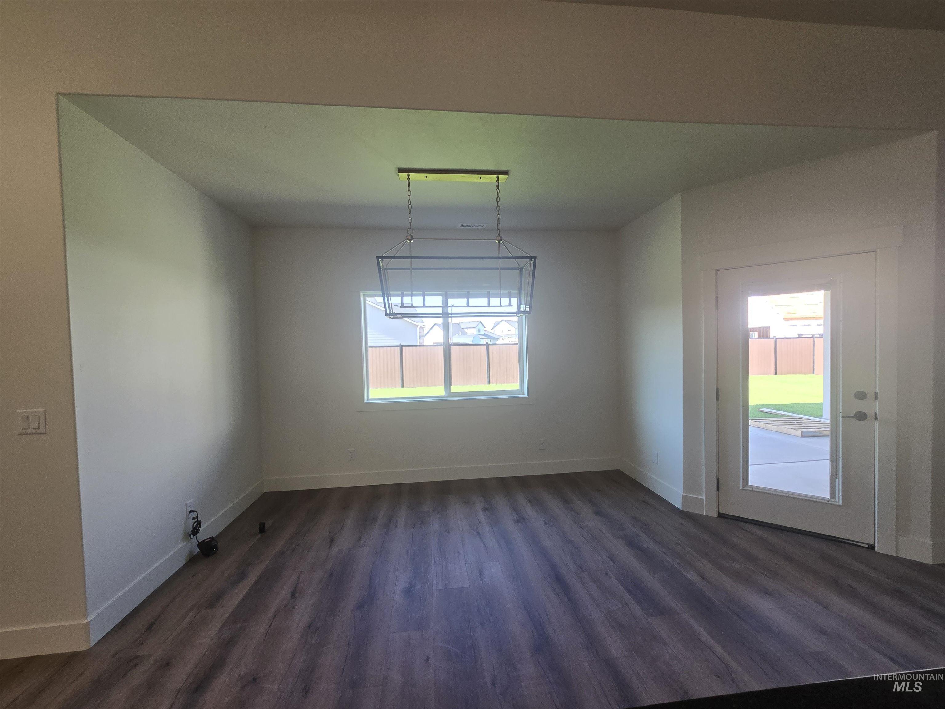 1557 Tule Dr., Twin Falls, Idaho 83301, 3 Bedrooms, 2.5 Bathrooms, Residential For Sale, Price $599,000,MLS 98959994