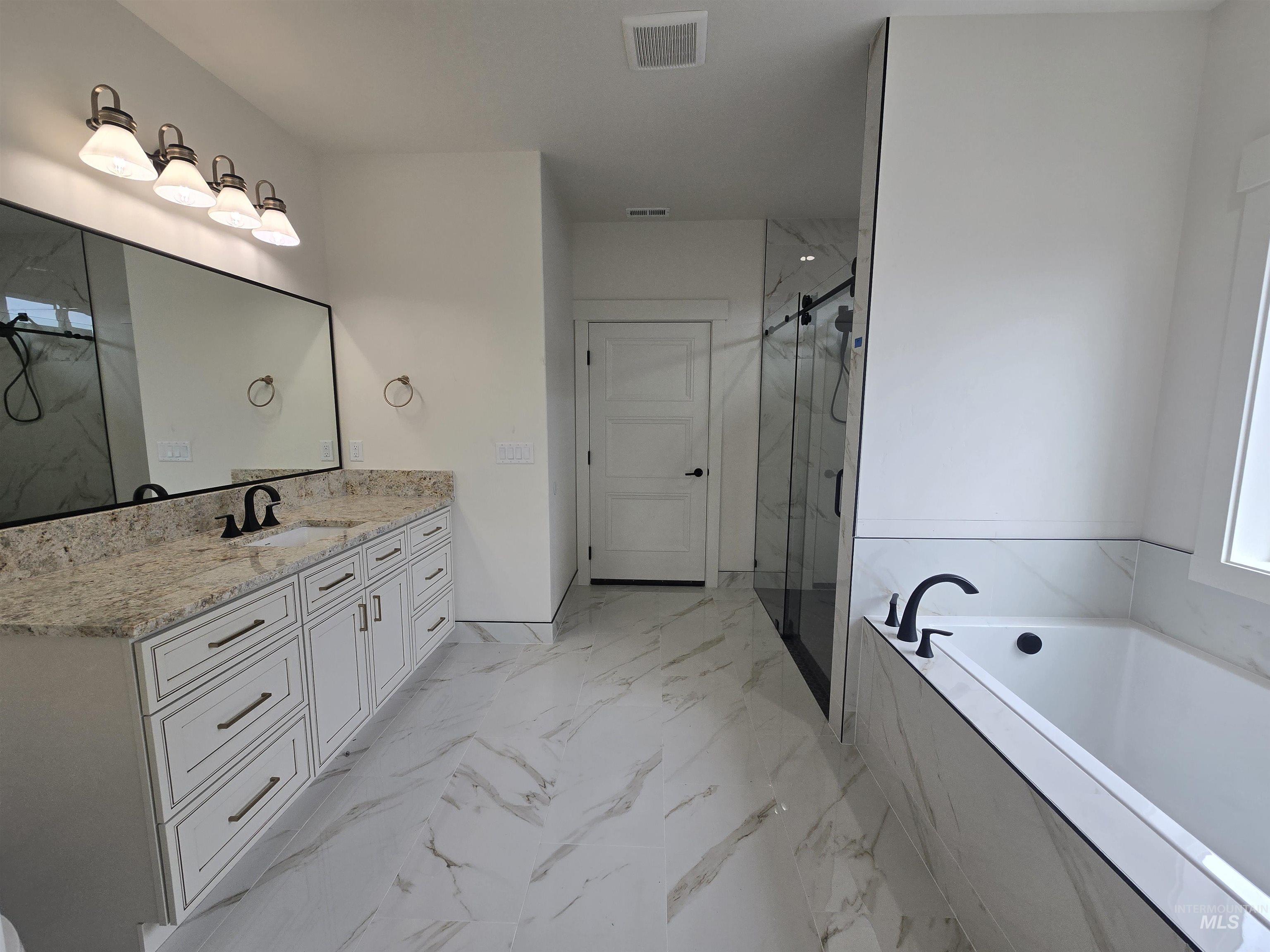 1557 Tule Dr., Twin Falls, Idaho 83301, 3 Bedrooms, 2.5 Bathrooms, Residential For Sale, Price $599,000,MLS 98959994