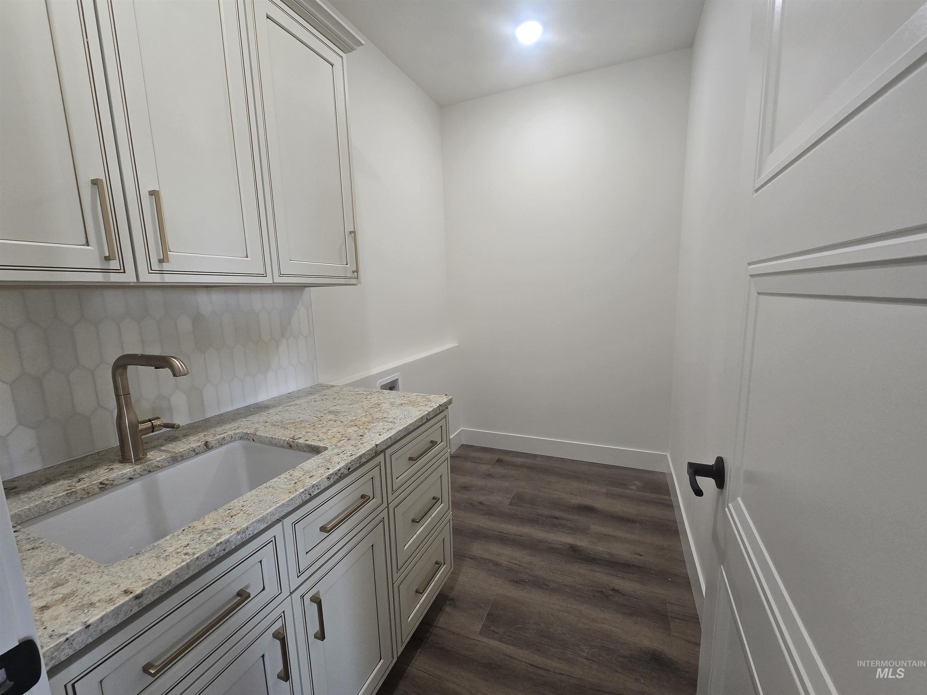 1557 Tule Dr., Twin Falls, Idaho 83301, 3 Bedrooms, 2.5 Bathrooms, Residential For Sale, Price $599,000,MLS 98959994