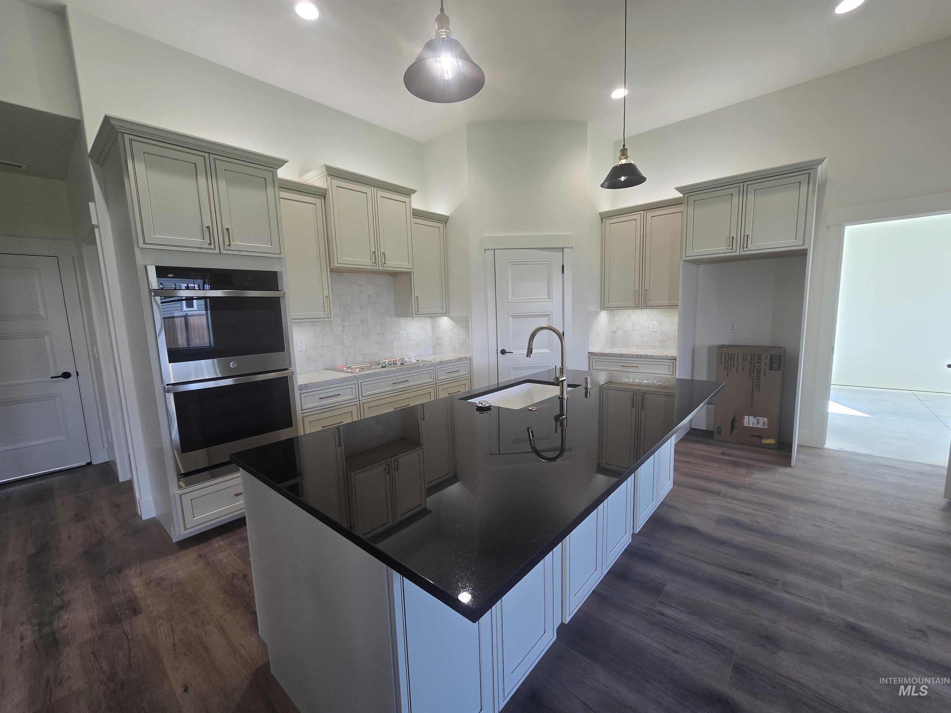 1557 Tule Dr., Twin Falls, Idaho 83301, 3 Bedrooms, 2.5 Bathrooms, Residential For Sale, Price $599,000,MLS 98959994