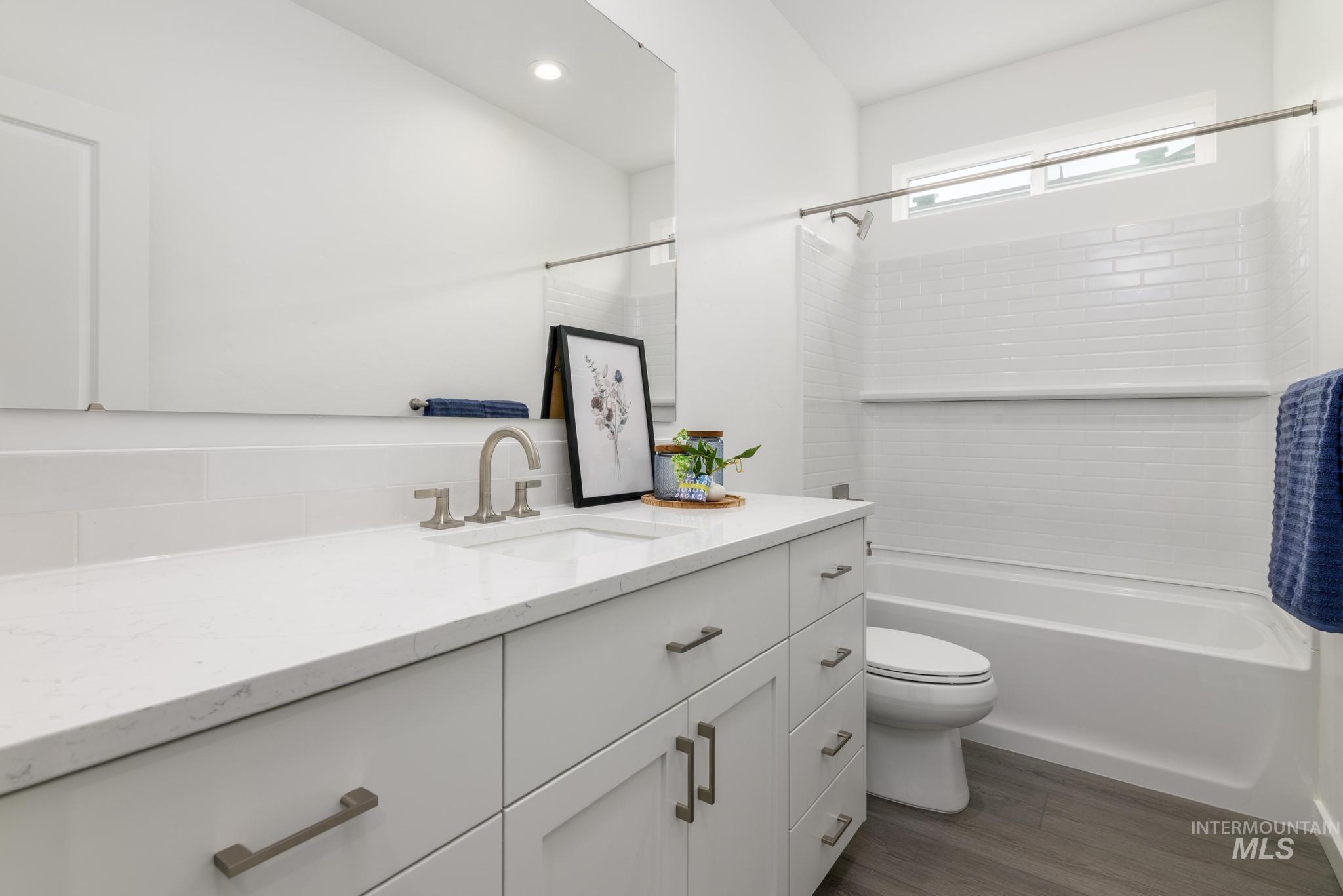 17703 N Peltzer Ave, Nampa, Idaho 83687, 3 Bedrooms, 2.5 Bathrooms, Residential For Sale, Price $569,000,MLS 98959995