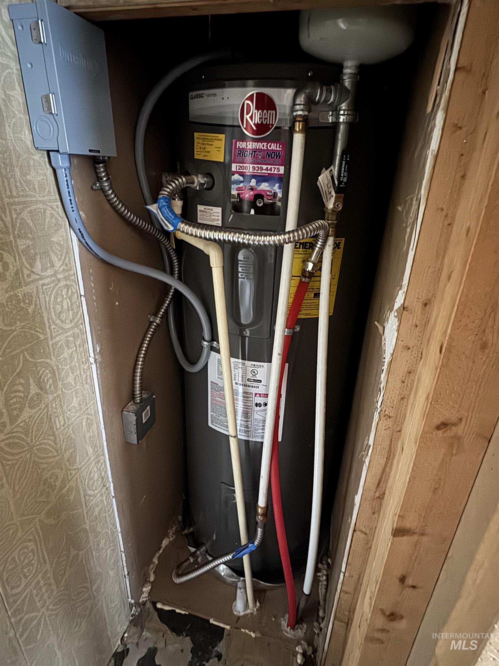 10369 W Florence Ln, Boise, Idaho 83704-8074, 3 Bedrooms, 2 Bathrooms, Residential For Sale, Price $75,000, 98959999