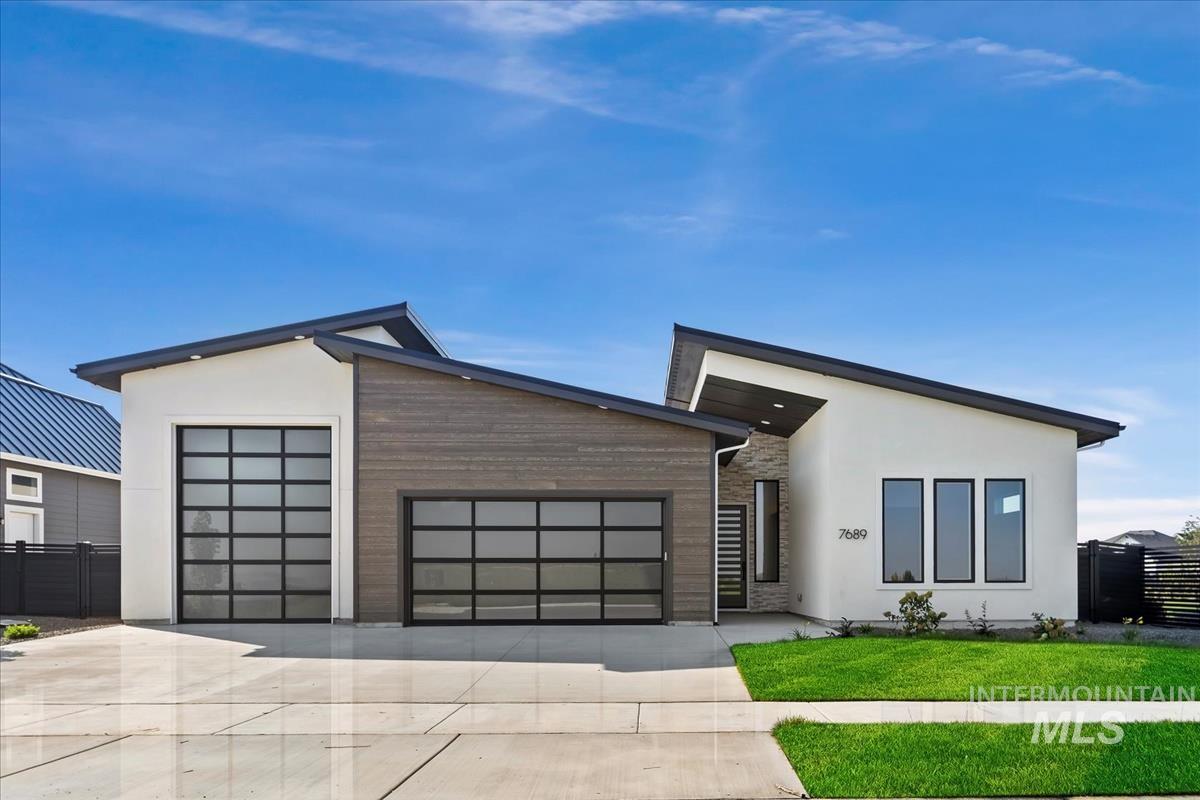 7689 W Lookout View St, Meridian, Idaho 83646, 3 Bedrooms, 2.5 Bathrooms, Residential For Sale, Price $949,900,MLS 98960015