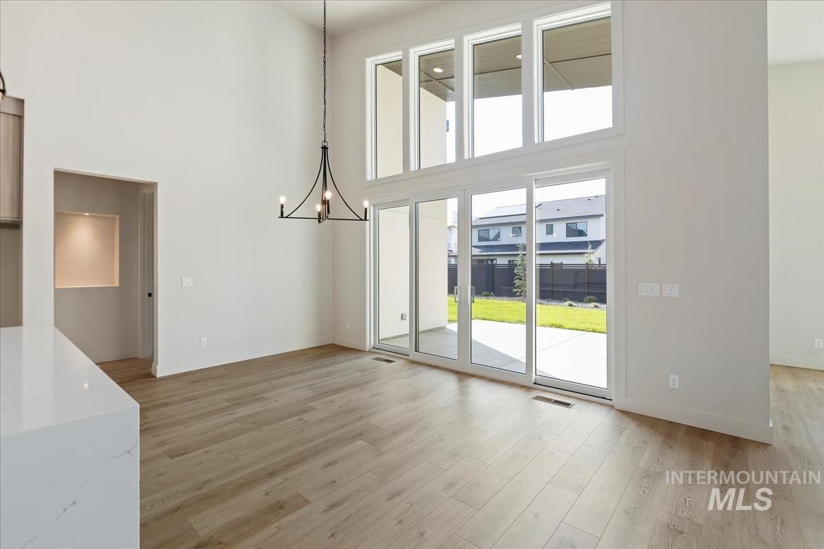 7689 W Lookout View St, Meridian, Idaho 83646, 3 Bedrooms, 2.5 Bathrooms, Residential For Sale, Price $949,900,MLS 98960015