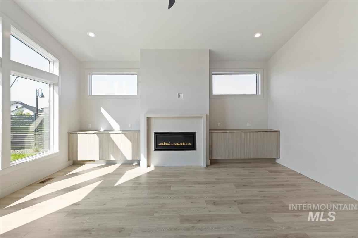 7689 W Lookout View St, Meridian, Idaho 83646, 3 Bedrooms, 2.5 Bathrooms, Residential For Sale, Price $949,900,MLS 98960015