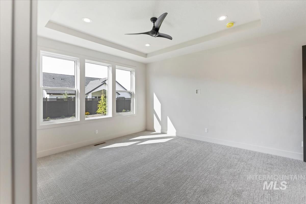 7689 W Lookout View St, Meridian, Idaho 83646, 3 Bedrooms, 2.5 Bathrooms, Residential For Sale, Price $949,900,MLS 98960015