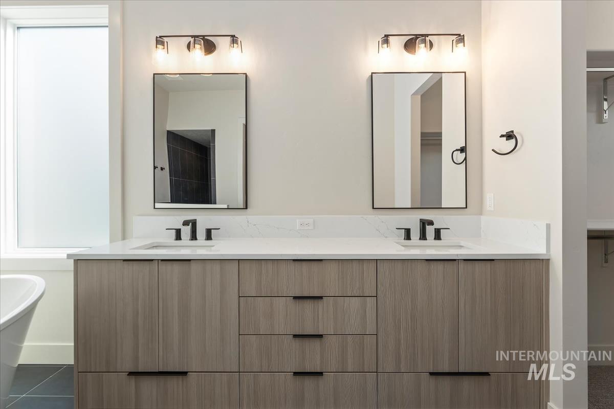 7689 W Lookout View St, Meridian, Idaho 83646, 3 Bedrooms, 2.5 Bathrooms, Residential For Sale, Price $949,900,MLS 98960015