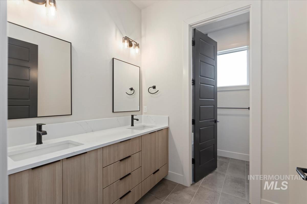 7689 W Lookout View St, Meridian, Idaho 83646, 3 Bedrooms, 2.5 Bathrooms, Residential For Sale, Price $949,900,MLS 98960015