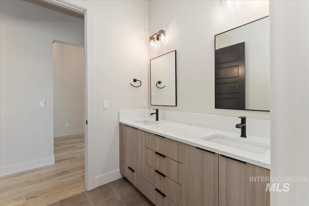 7689 W Lookout View St, Meridian, Idaho 83646, 3 Bedrooms, 2.5 Bathrooms, Residential For Sale, Price $949,900,MLS 98960015