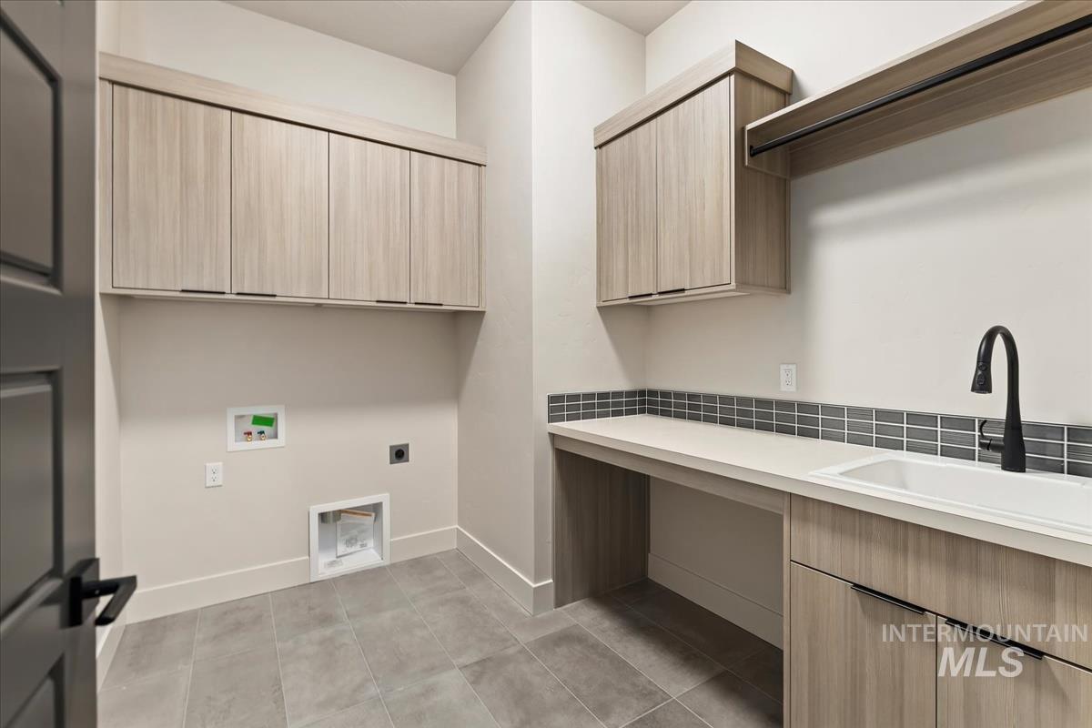 7689 W Lookout View St, Meridian, Idaho 83646, 3 Bedrooms, 2.5 Bathrooms, Residential For Sale, Price $949,900,MLS 98960015