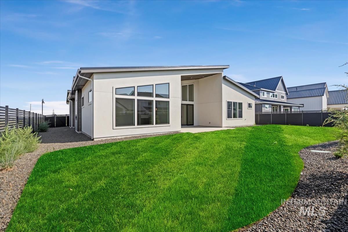 7689 W Lookout View St, Meridian, Idaho 83646, 3 Bedrooms, 2.5 Bathrooms, Residential For Sale, Price $949,900,MLS 98960015