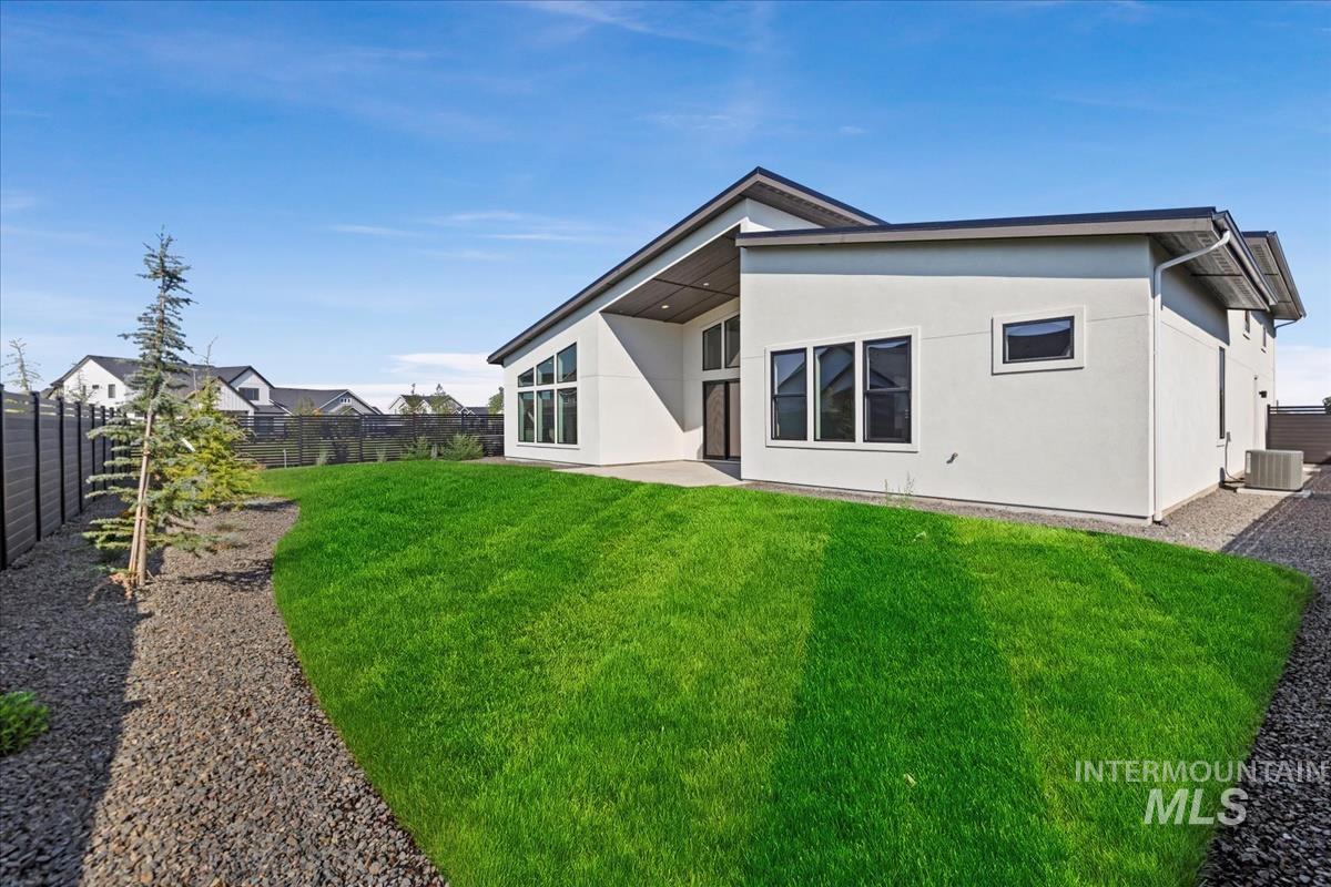 7689 W Lookout View St, Meridian, Idaho 83646, 3 Bedrooms, 2.5 Bathrooms, Residential For Sale, Price $949,900,MLS 98960015