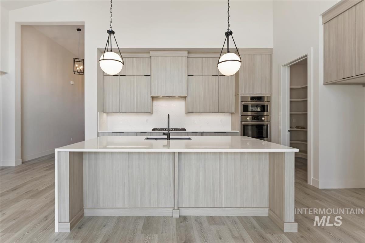 7689 W Lookout View St, Meridian, Idaho 83646, 3 Bedrooms, 2.5 Bathrooms, Residential For Sale, Price $949,900,MLS 98960015