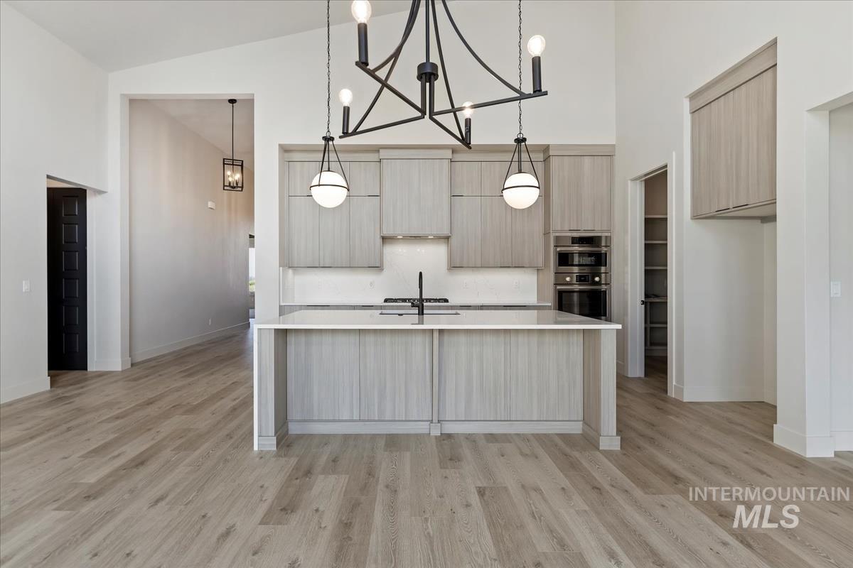 7689 W Lookout View St, Meridian, Idaho 83646, 3 Bedrooms, 2.5 Bathrooms, Residential For Sale, Price $949,900,MLS 98960015