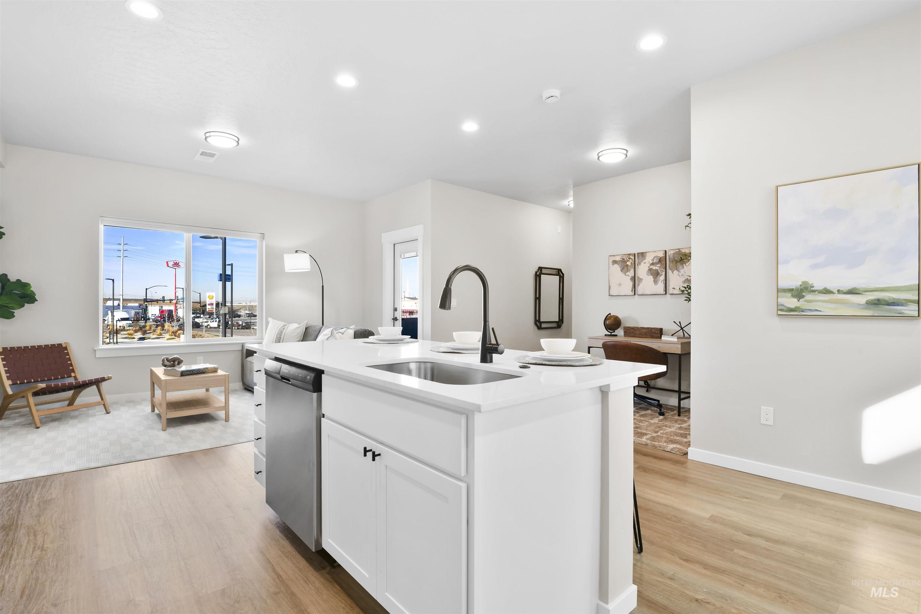 518 N Lucy Lane, Nampa, Idaho 83687, 3 Bedrooms, 2.5 Bathrooms, Residential For Sale, Price $320,000,MLS 98960017