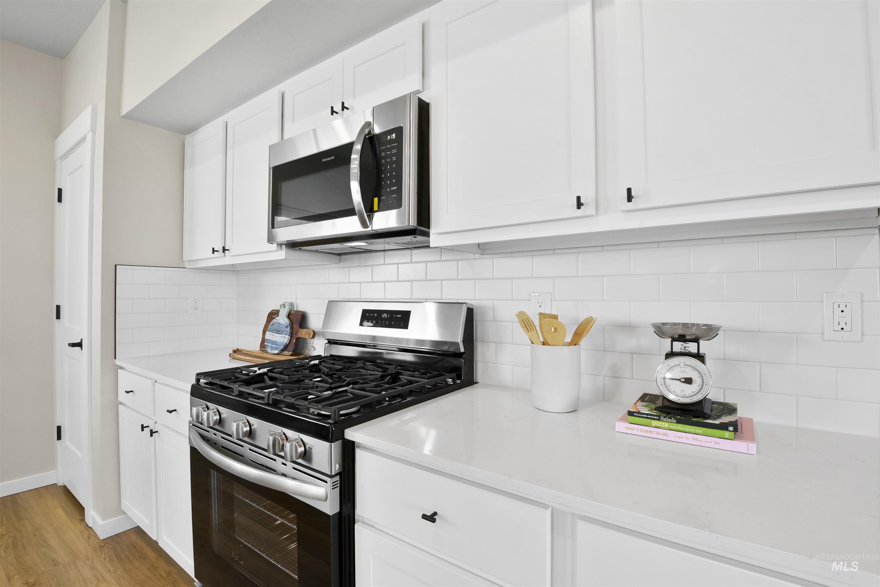 518 N Lucy Lane, Nampa, Idaho 83687, 3 Bedrooms, 2.5 Bathrooms, Residential For Sale, Price $320,000,MLS 98960017