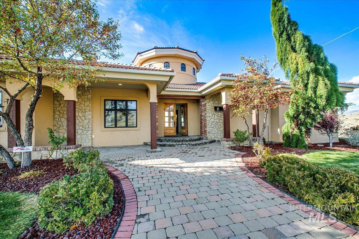 4800 E Wild Horse Lane, Boise, Idaho 83712, 5 Bedrooms, 3.5 Bathrooms, Residential For Sale, Price $2,195,000,MLS 98960028