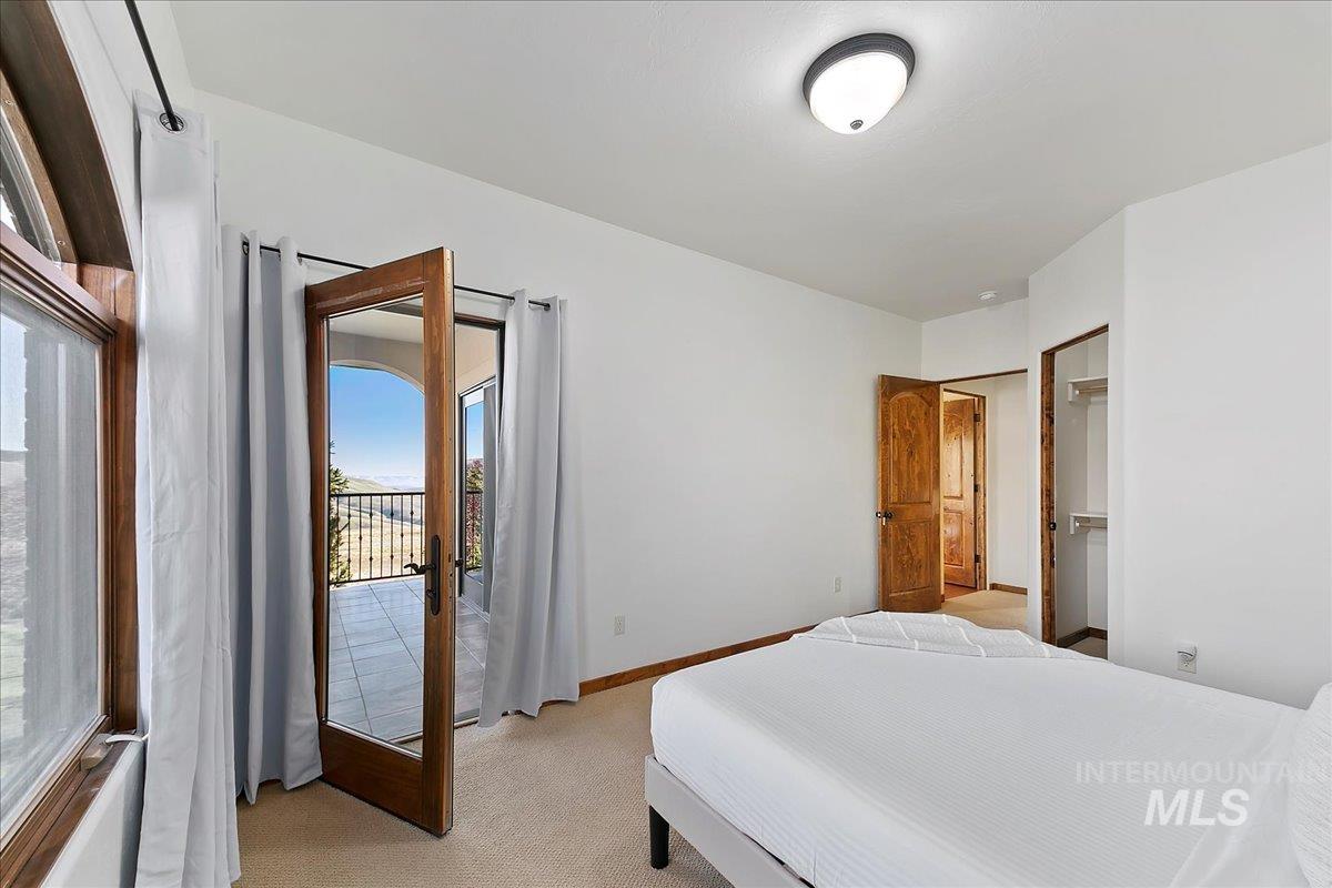 4800 E Wild Horse Lane, Boise, Idaho 83712, 5 Bedrooms, 3.5 Bathrooms, Residential For Sale, Price $2,195,000,MLS 98960028