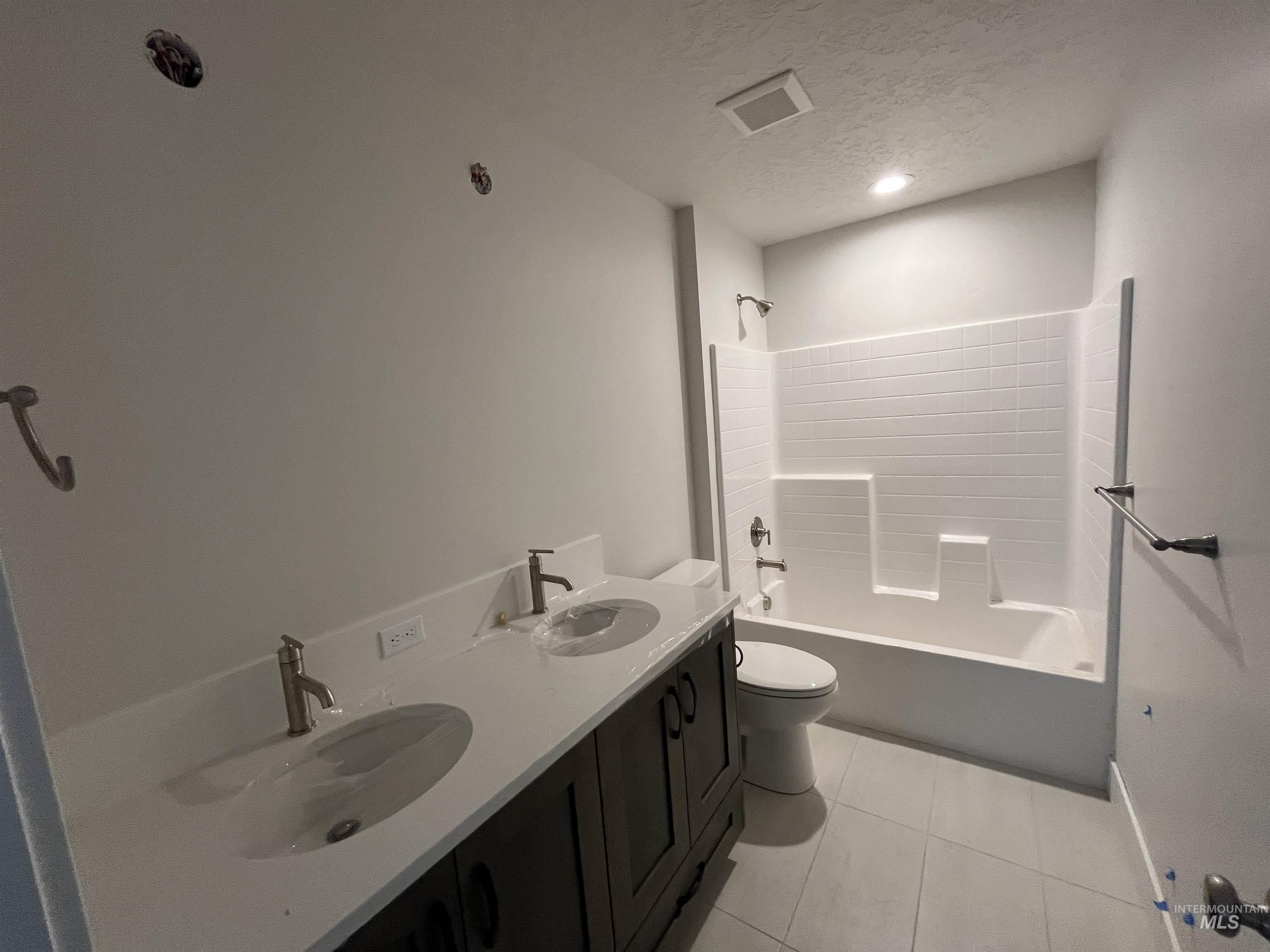 375 S Strut Way, Boise, Idaho 83716, 4 Bedrooms, 2.5 Bathrooms, Residential For Sale, Price $699,900,MLS 98960065