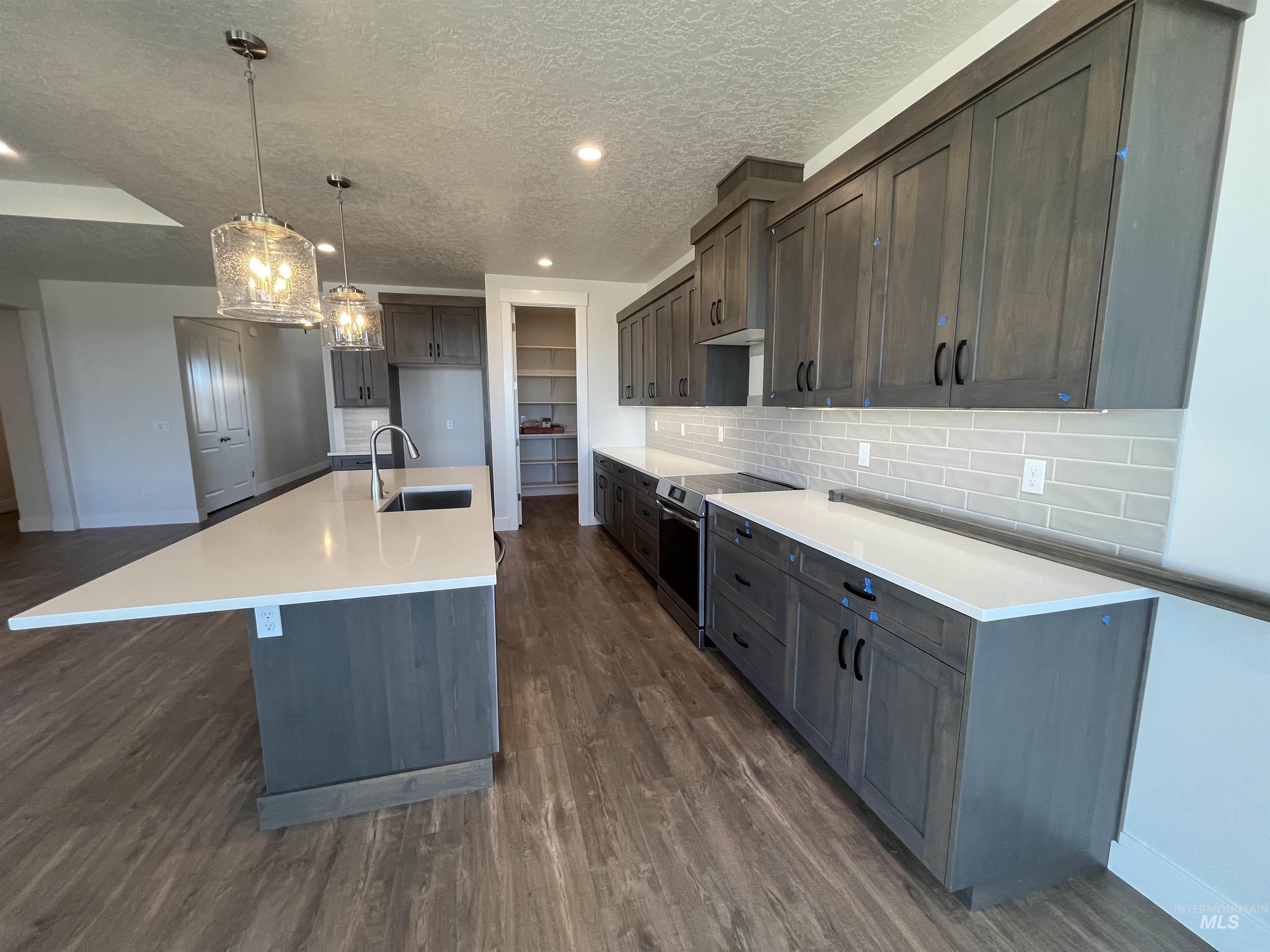 375 S Strut Way, Boise, Idaho 83716, 4 Bedrooms, 2.5 Bathrooms, Residential For Sale, Price $699,900,MLS 98960065