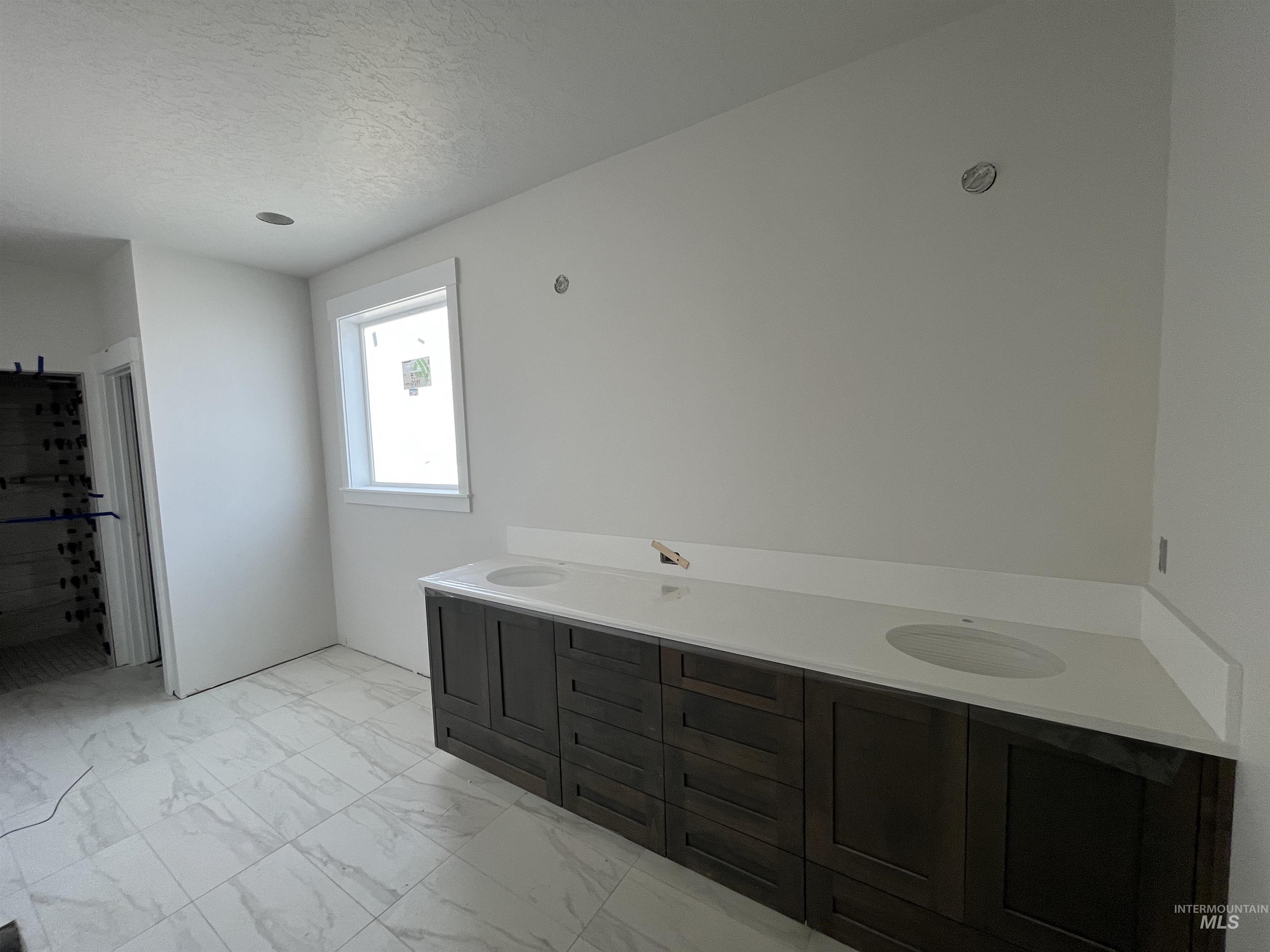 375 S Strut Way, Boise, Idaho 83716, 4 Bedrooms, 2.5 Bathrooms, Residential For Sale, Price $699,900,MLS 98960065