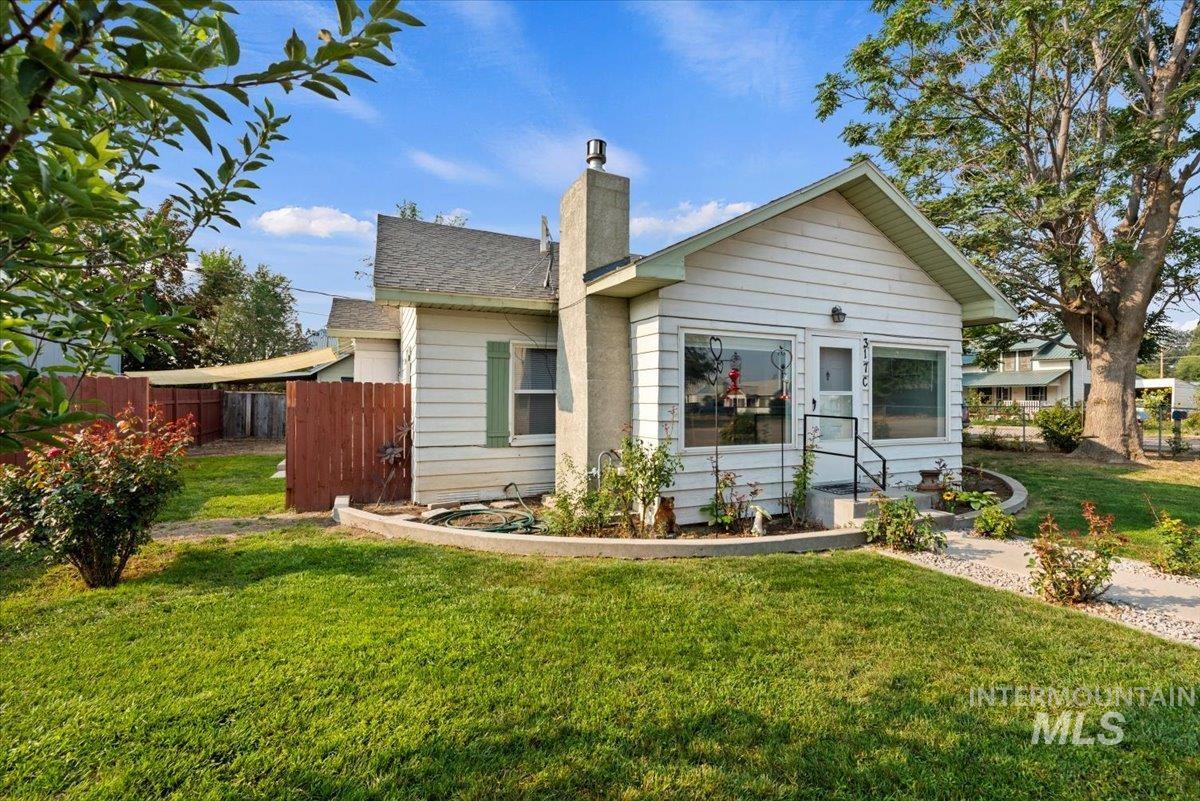 317 C Avenue, Wilder, Idaho 83676, 3 Bedrooms, 1 Bathroom, Residential For Sale, Price $298,900,MLS 98960072