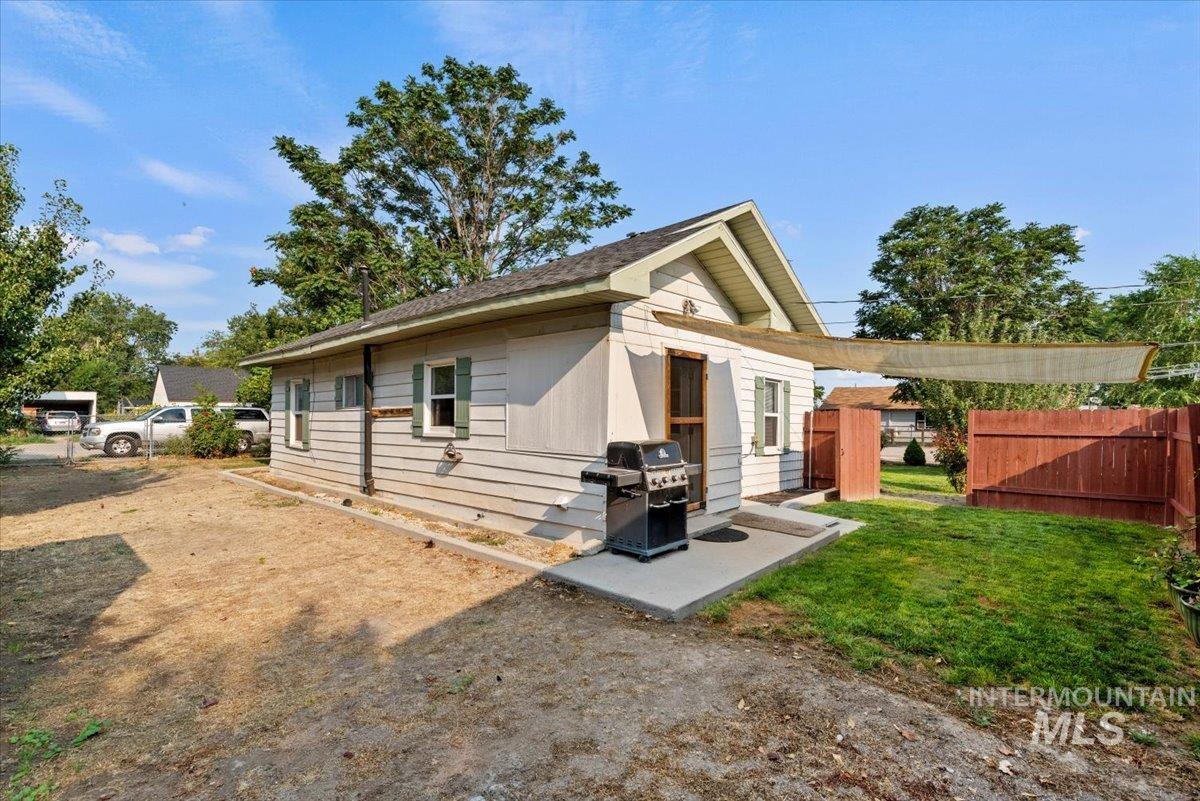 317 C Avenue, Wilder, Idaho 83676, 3 Bedrooms, 1 Bathroom, Residential For Sale, Price $298,900,MLS 98960072