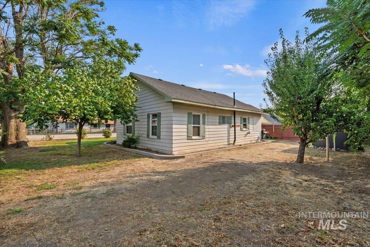 317 C Avenue, Wilder, Idaho 83676, 3 Bedrooms, 1 Bathroom, Residential For Sale, Price $298,900,MLS 98960072