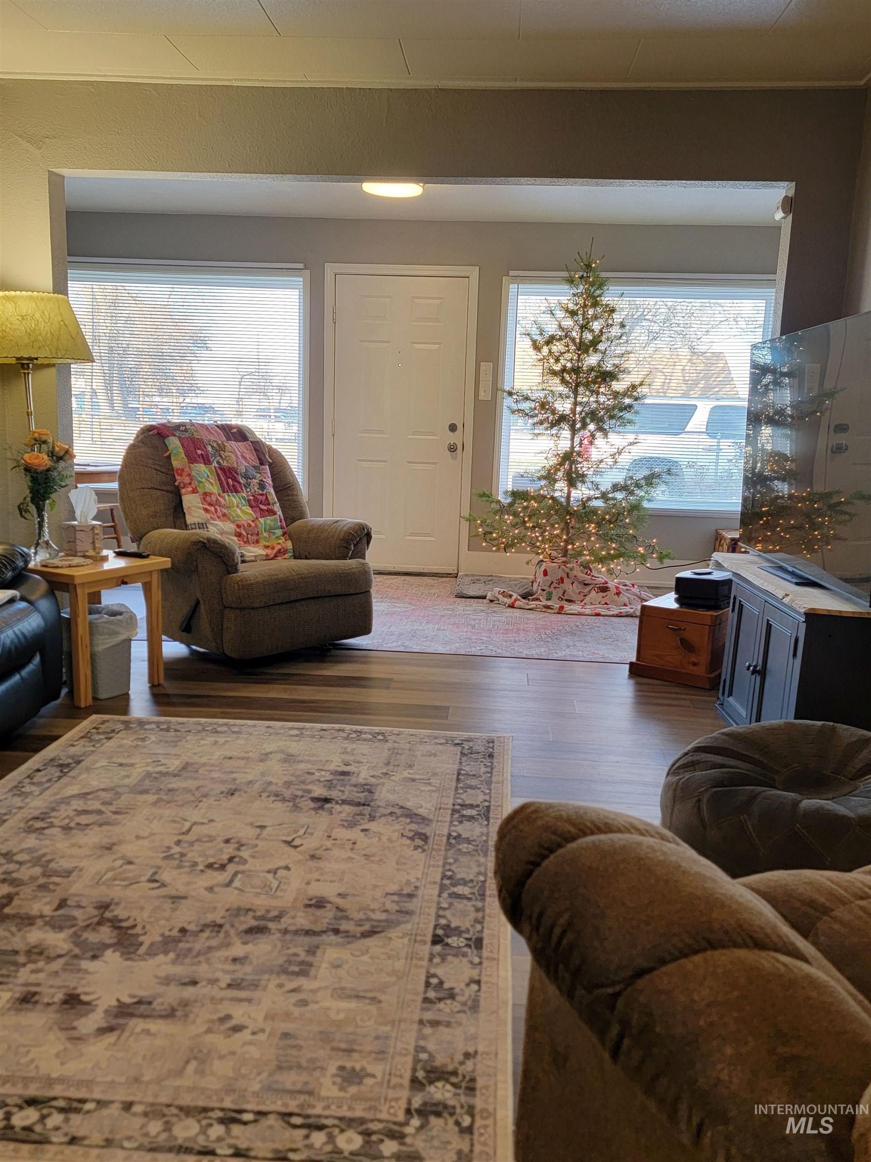 317 C Avenue, Wilder, Idaho 83676, 3 Bedrooms, 1 Bathroom, Residential For Sale, Price $298,900,MLS 98960072