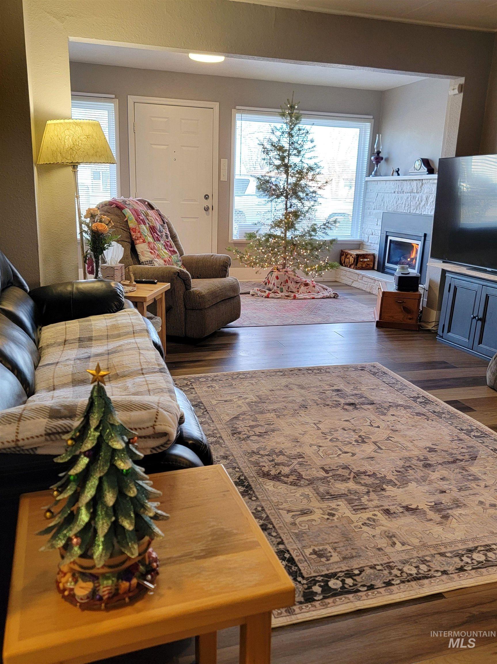 317 C Avenue, Wilder, Idaho 83676, 3 Bedrooms, 1 Bathroom, Residential For Sale, Price $298,900,MLS 98960072