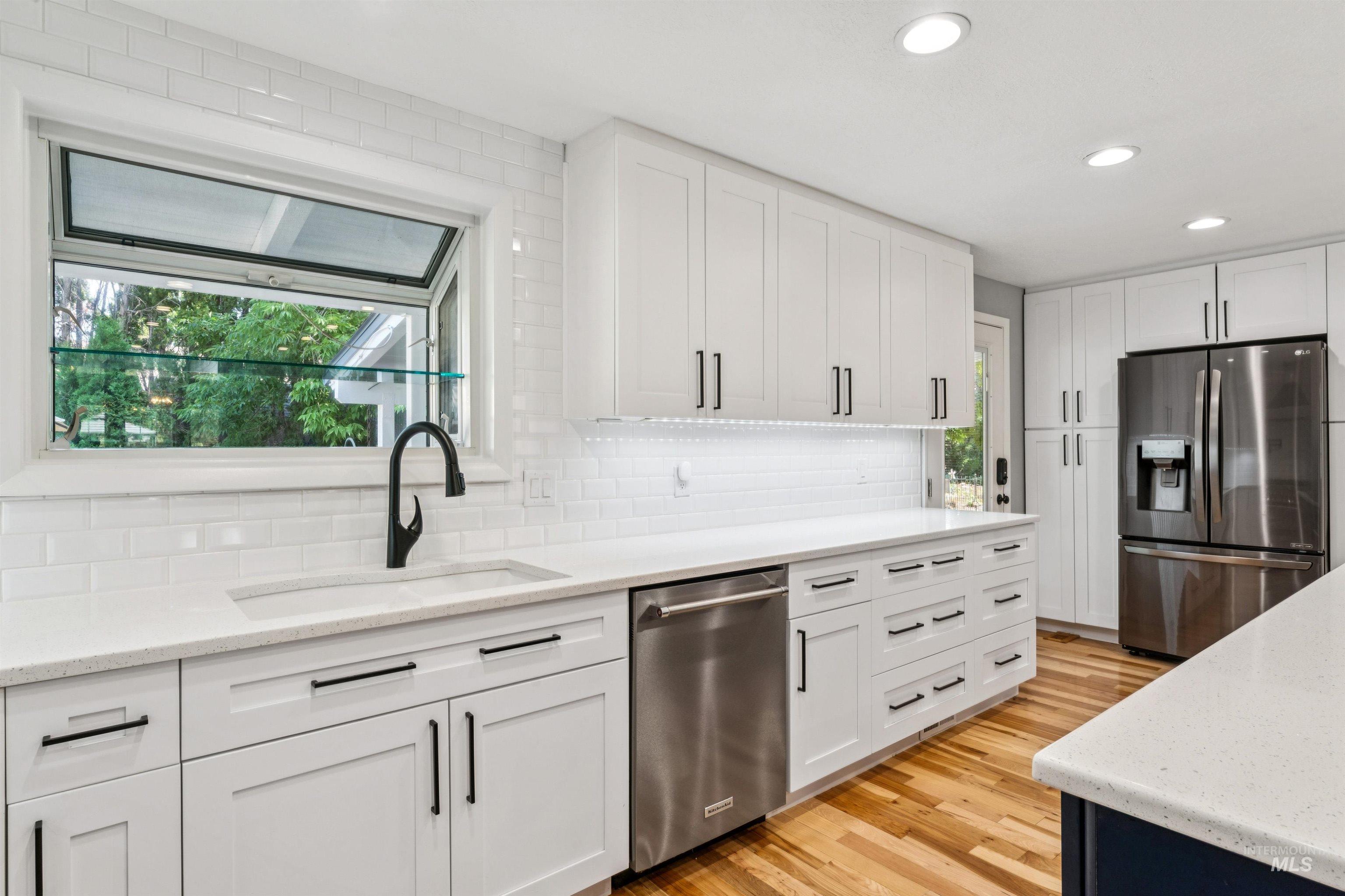 208 S Ravenswood Dr, Meridian, Idaho 83642-6264, 4 Bedrooms, 3 Bathrooms, Residential For Sale, Price $1,124,900,MLS 98960075