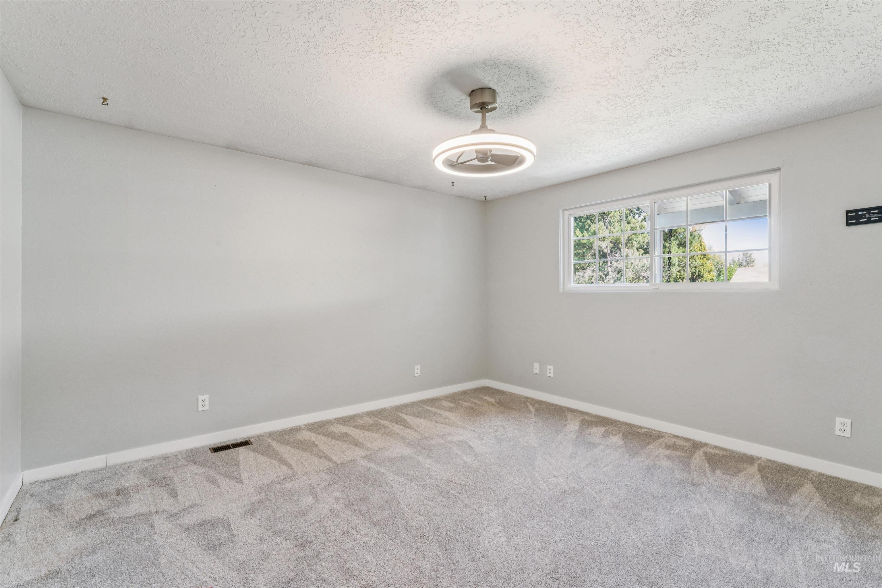 208 S Ravenswood Dr, Meridian, Idaho 83642-6264, 4 Bedrooms, 3 Bathrooms, Residential For Sale, Price $1,124,900,MLS 98960075