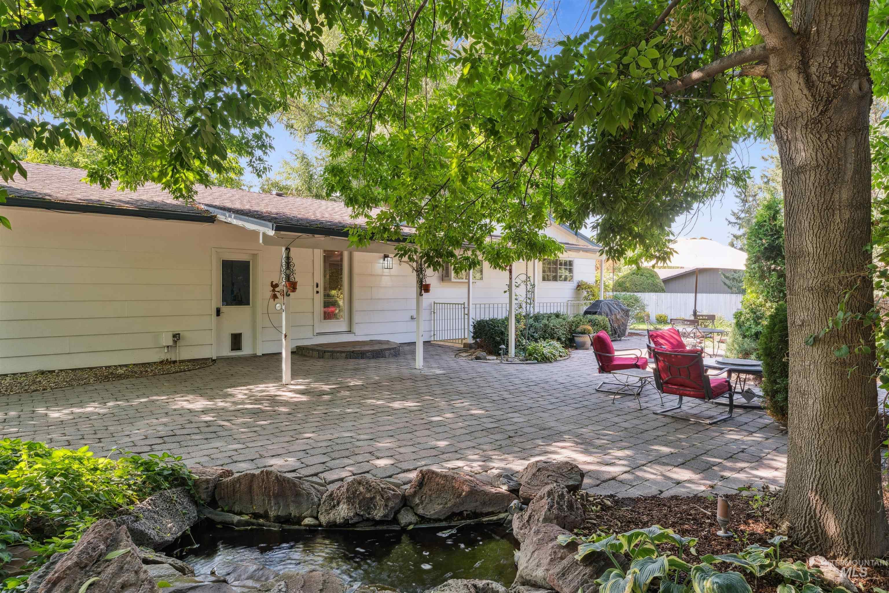 208 S Ravenswood Dr, Meridian, Idaho 83642-6264, 4 Bedrooms, 3 Bathrooms, Residential For Sale, Price $1,124,900,MLS 98960075