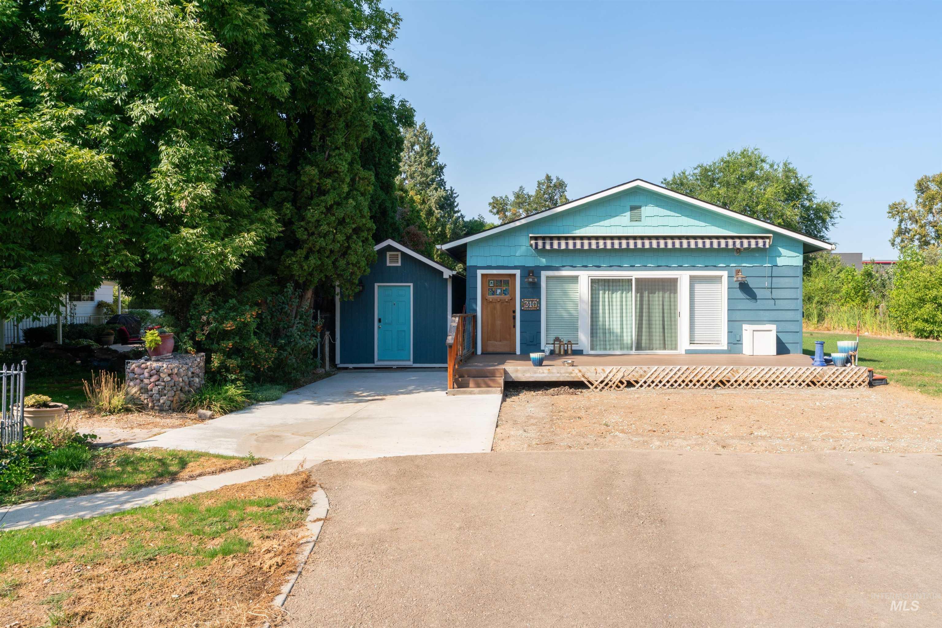 208 S Ravenswood Dr, Meridian, Idaho 83642-6264, 4 Bedrooms, 3 Bathrooms, Residential For Sale, Price $1,124,900,MLS 98960075