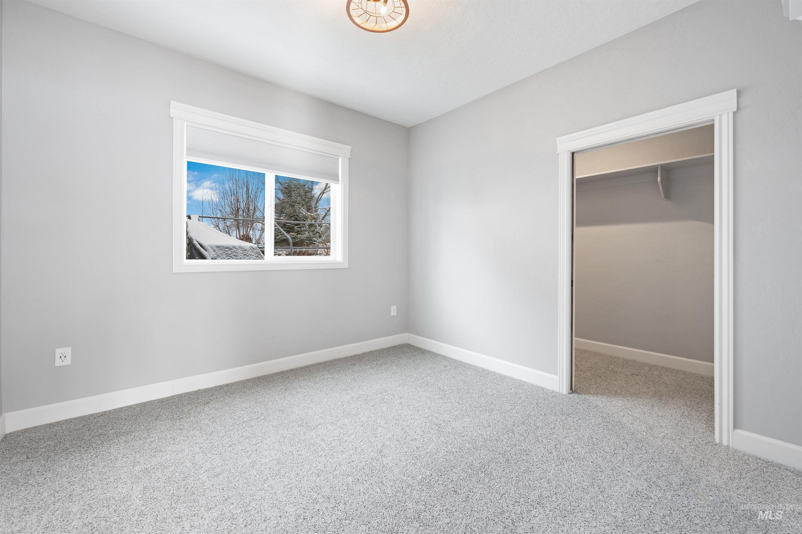 208 S Ravenswood Dr, Meridian, Idaho 83642-6264, 4 Bedrooms, 3 Bathrooms, Residential For Sale, Price $1,124,900,MLS 98960075