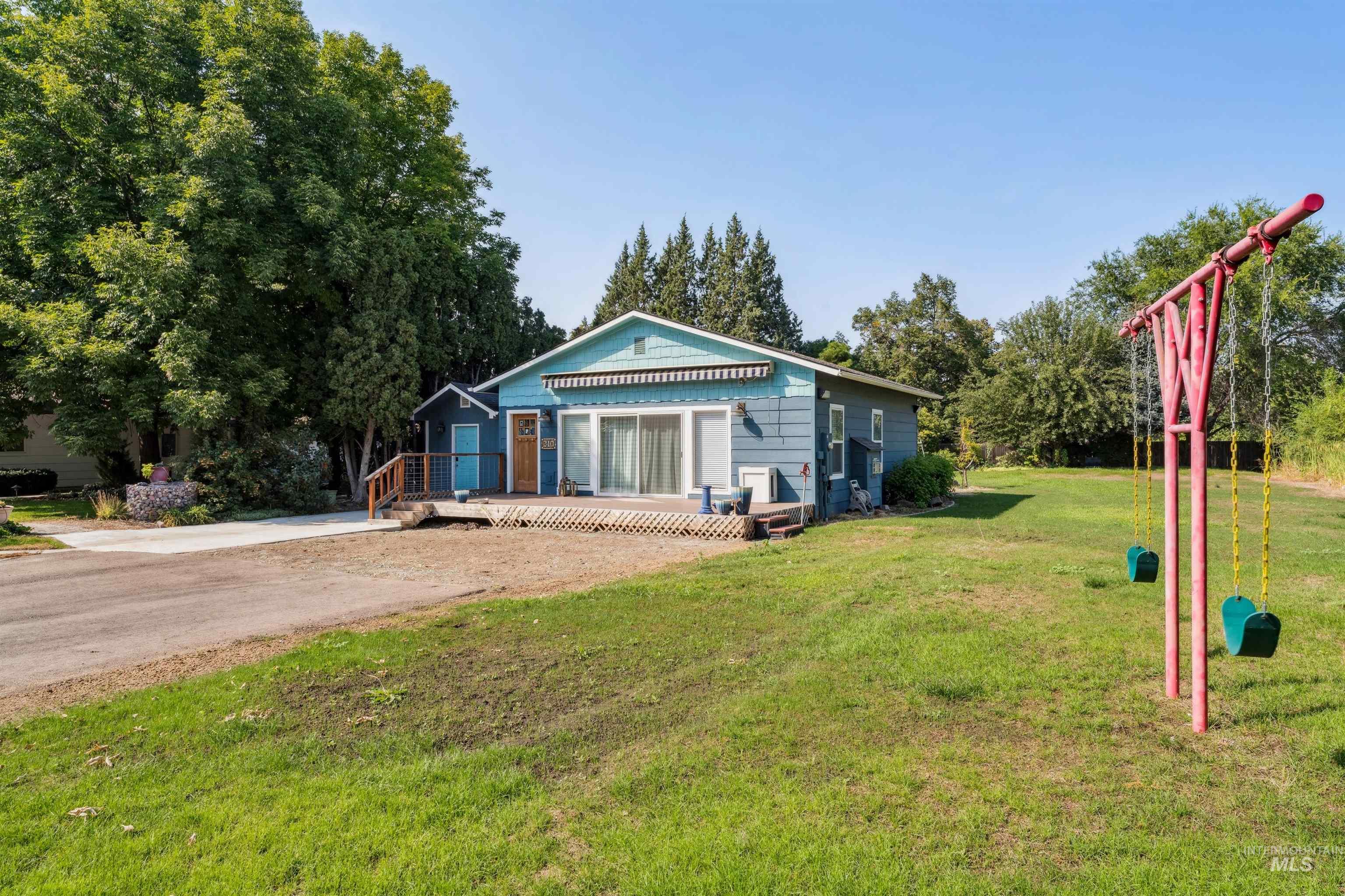 208 S Ravenswood Dr, Meridian, Idaho 83642-6264, 4 Bedrooms, 3 Bathrooms, Residential For Sale, Price $1,124,900,MLS 98960075