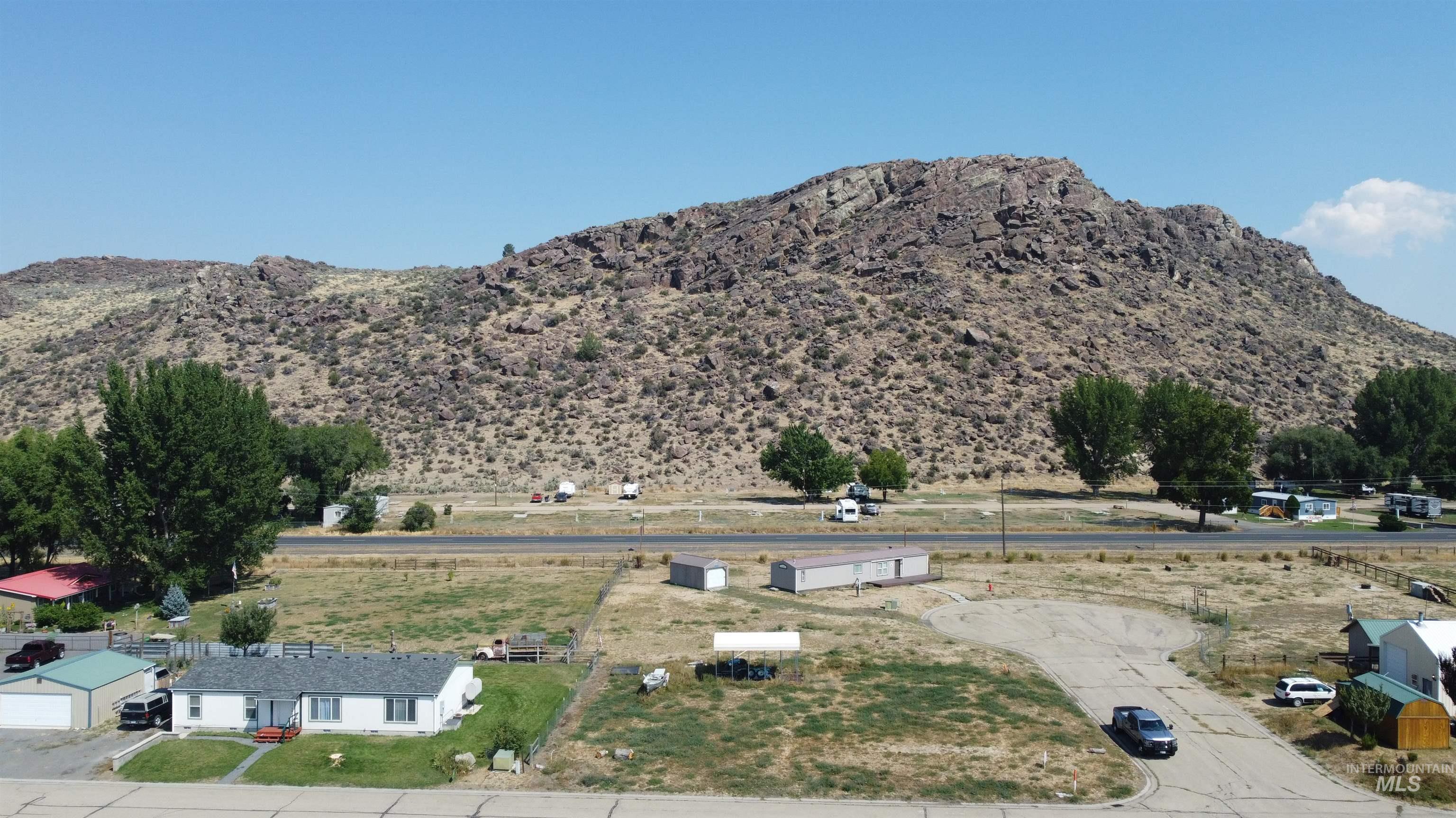 1303 Florence Drive, Jordan Valley, Oregon 97910, 2 Bedrooms, 2 Bathrooms, Residential For Sale, Price $129,000,MLS 98960108