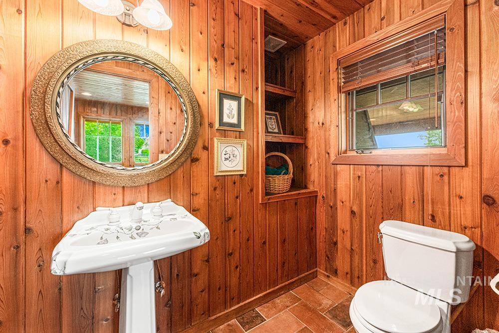 999 N Cow Horse Dr, Kuna, Idaho 83634, 5 Bedrooms, 3.5 Bathrooms, Residential For Sale, Price $1,790,000, 98960162