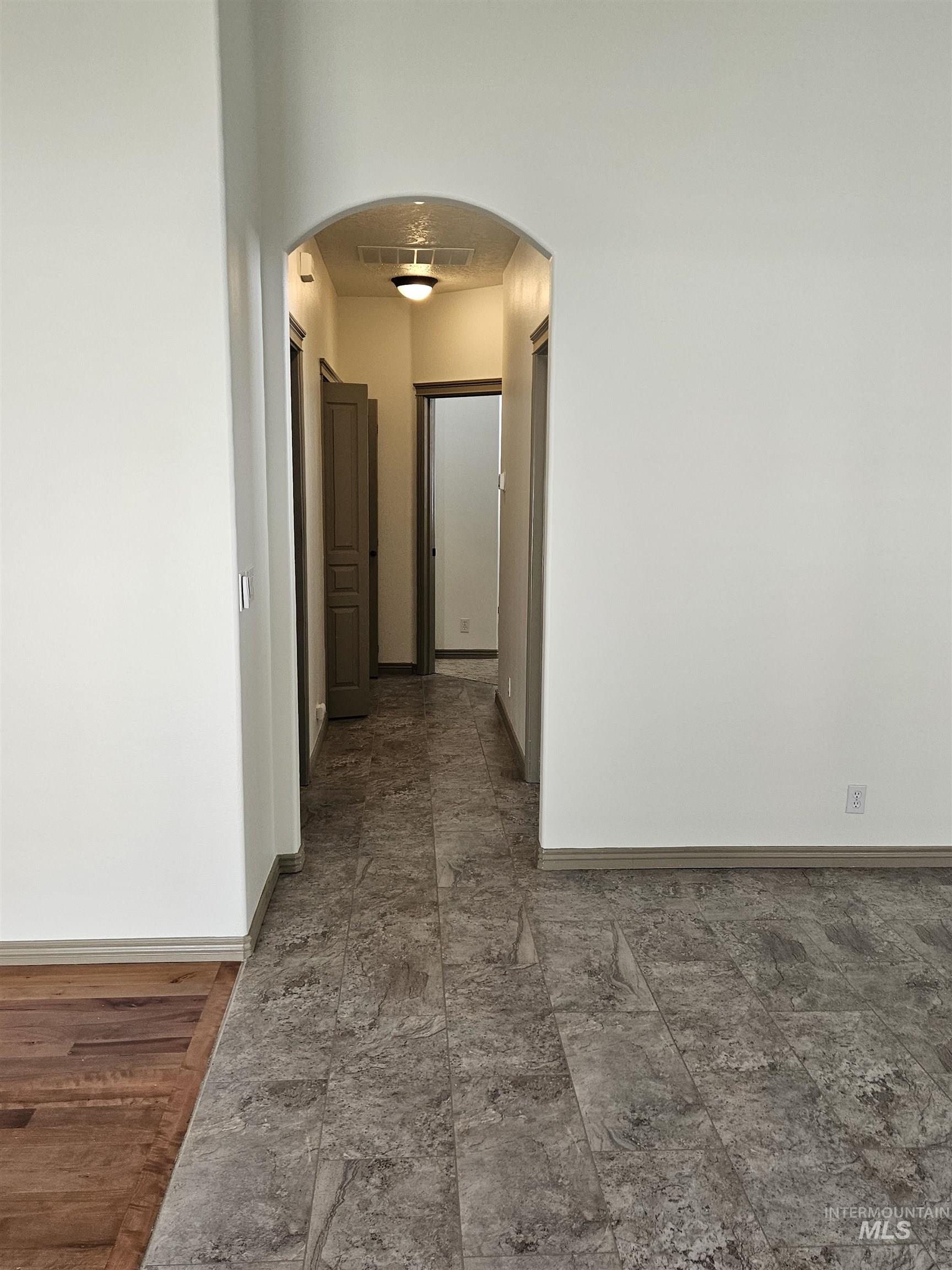 336 S Golden Eagle Lane, Eagle, Idaho 83616, 2 Bedrooms, 2 Bathrooms, Residential For Sale, Price $415,700,MLS 98960203