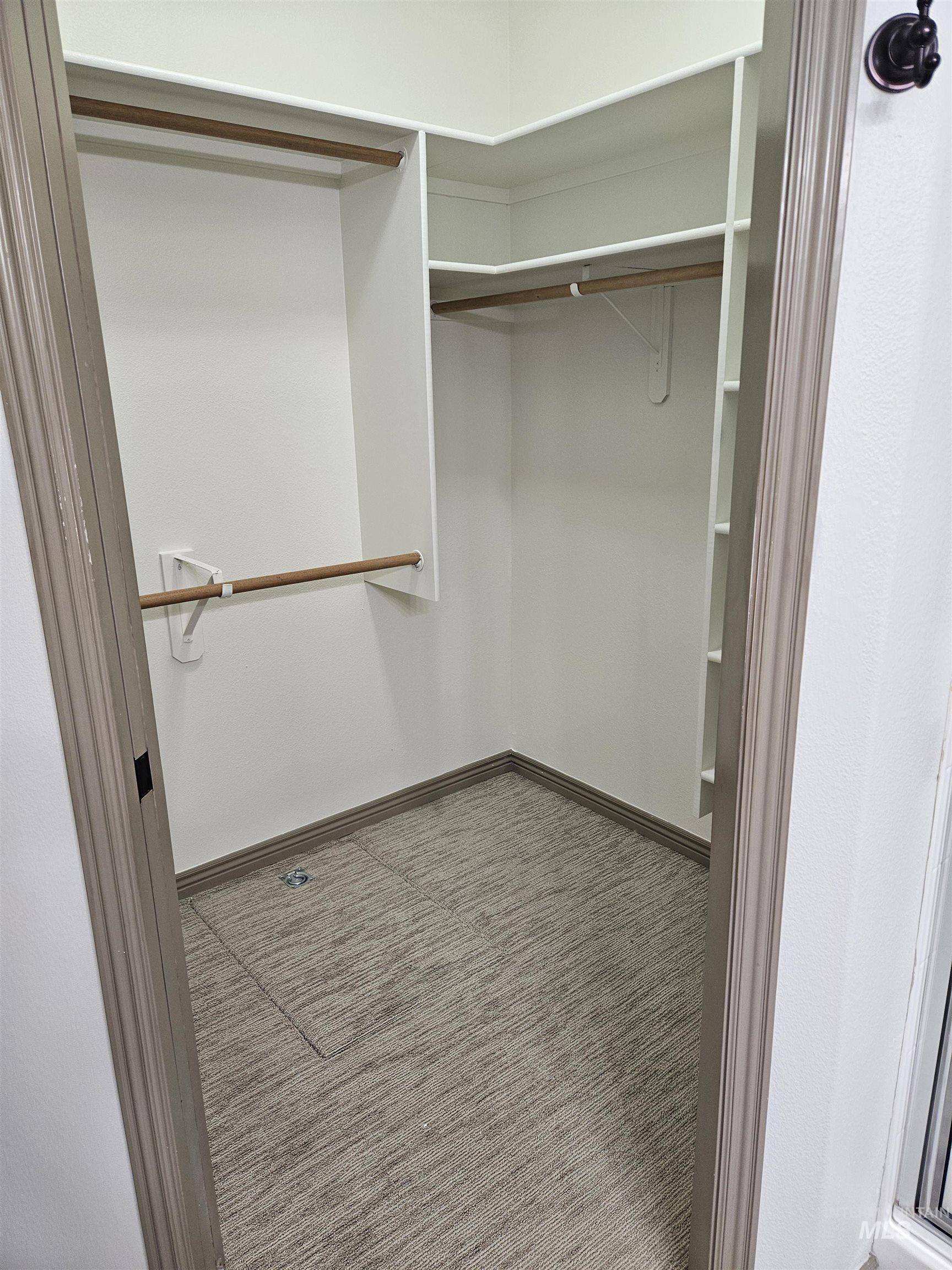 336 S Golden Eagle Lane, Eagle, Idaho 83616, 2 Bedrooms, 2 Bathrooms, Residential For Sale, Price $415,700,MLS 98960203